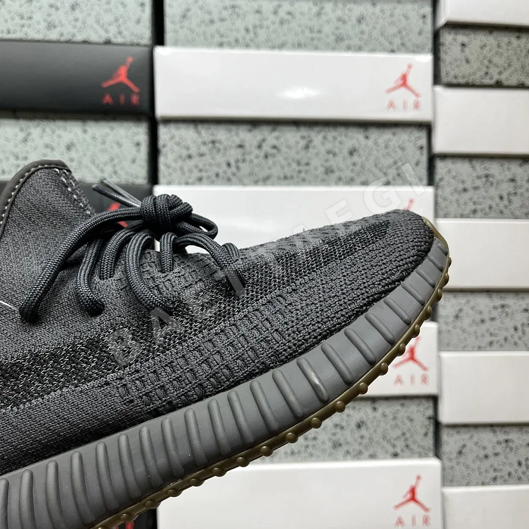 아디다스 [XQ] 이지 부스트 350 V2 FY4176 200775 Adidas Yeezy Boost 350 V2 Cinder 상세 이미지 2