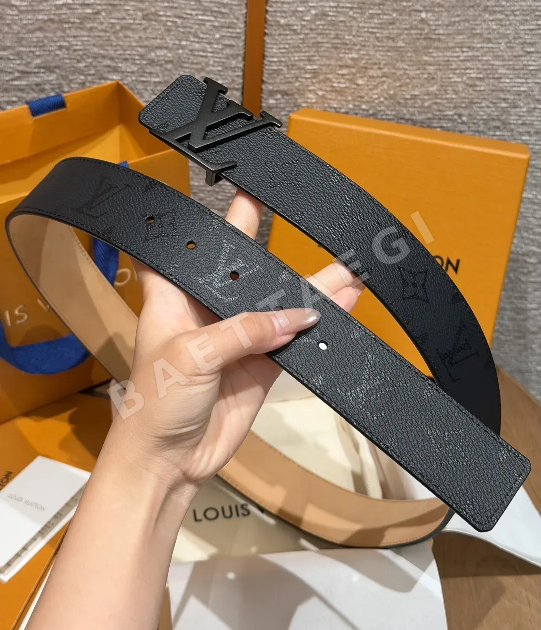 루이비통 이니셜 미드나이트 40mm 리버시블 벨트 상세 이미지 5