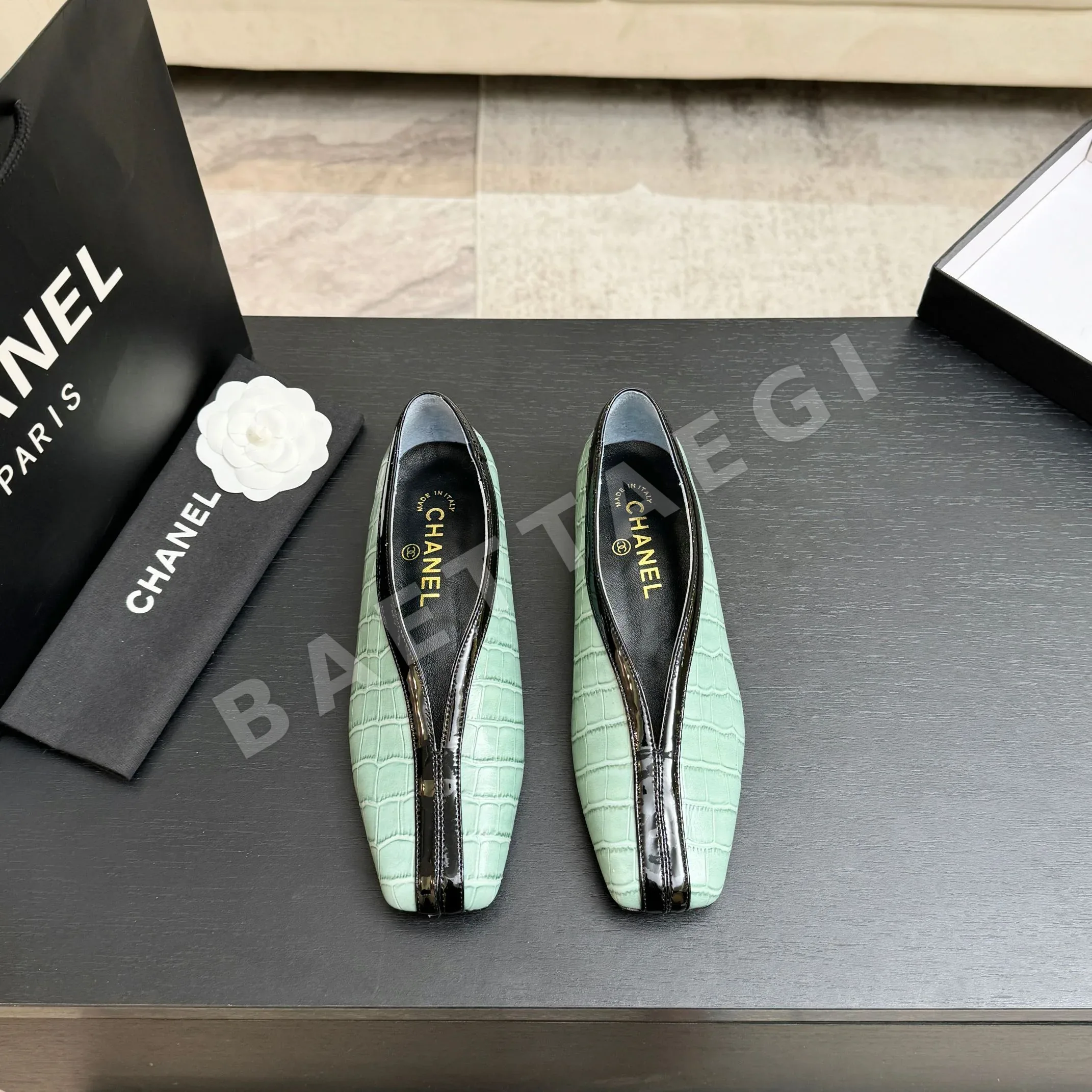 샤넬 26C 더블 C 장식 컬러블록 플랫슈즈 98639