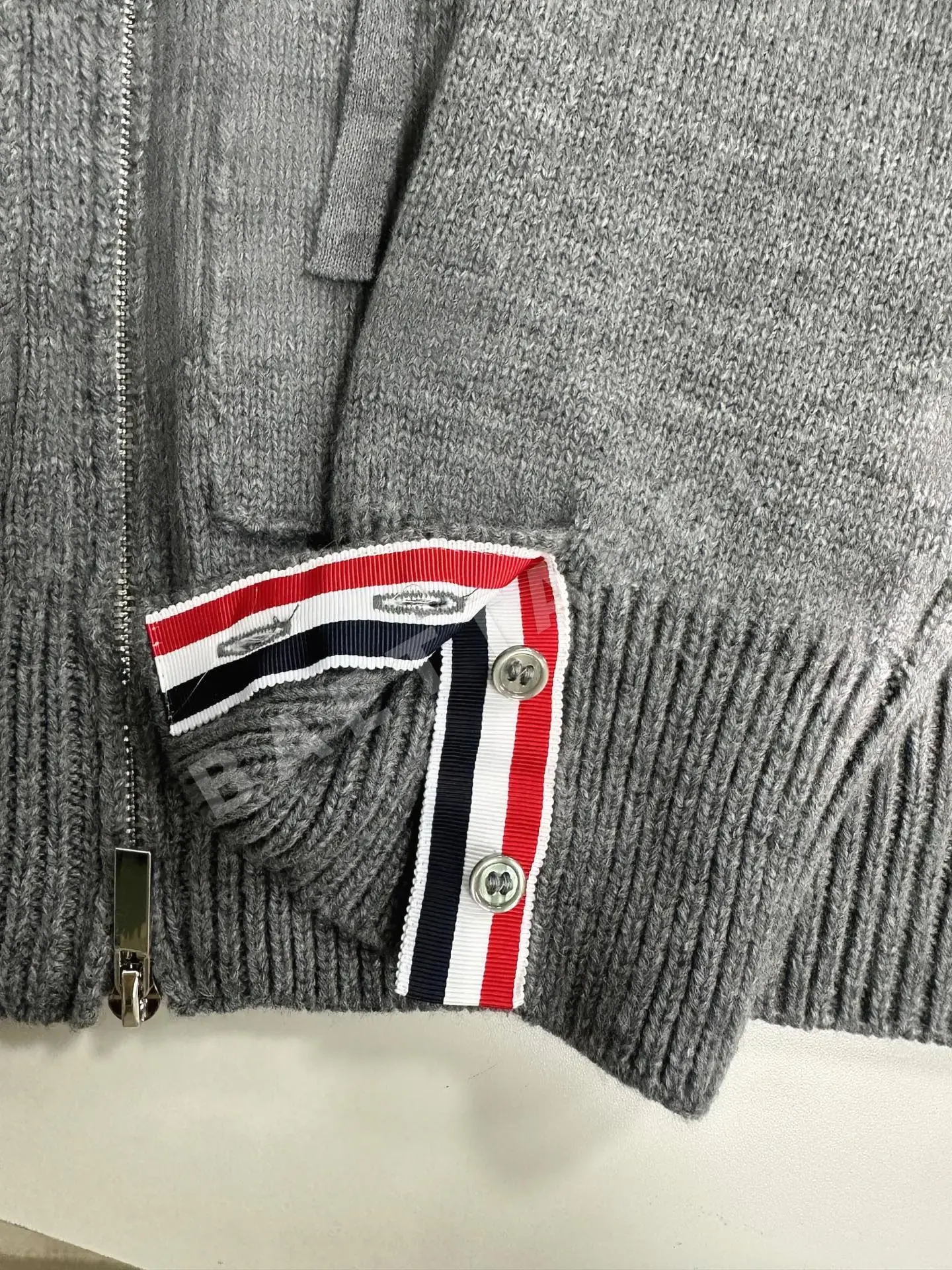톰브라운 화이트 남성 후드 레플리카 46735 Thom Browne 상세 이미지 9