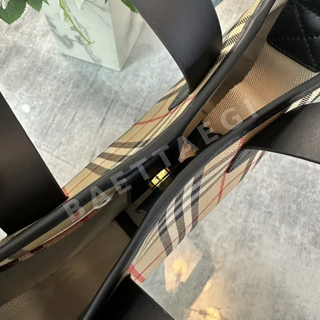 버버리 나일론 토트백 18CM 상세 이미지 4