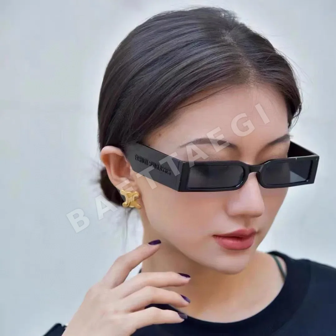 셀린느 18K 골드 도금 황동 귀걸이 상세 이미지 3