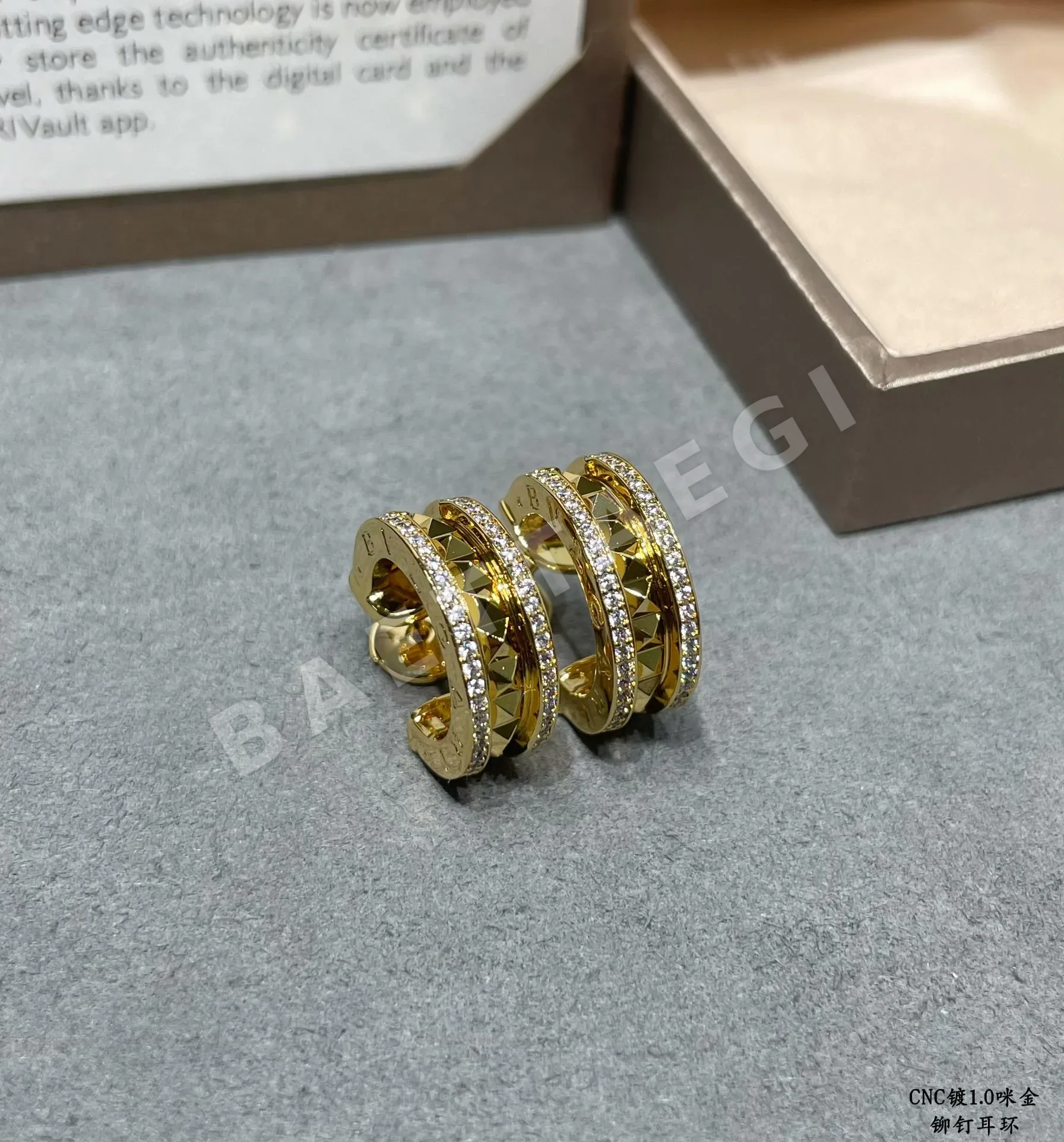 불가리 다이아몬드 장식 귀걸이 상세 이미지 3