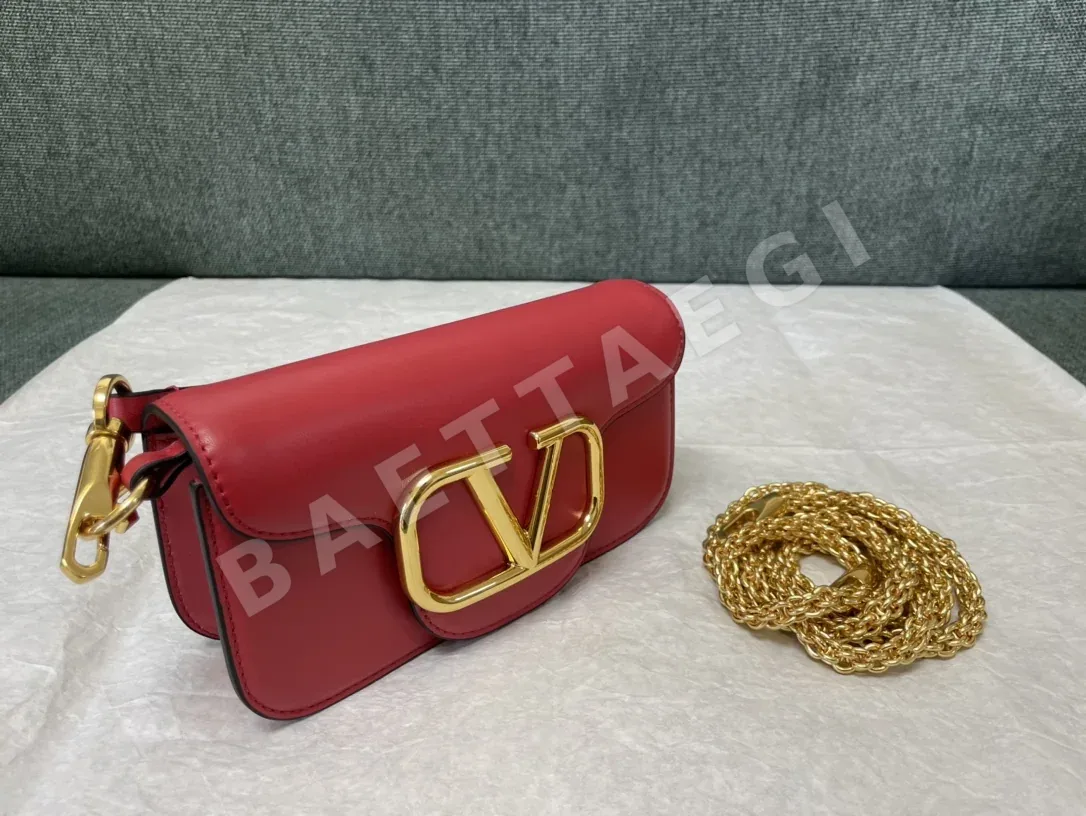 발렌티노 가라바니 미니 로코 V로고 카프스킨 핸드백 상세 이미지 2