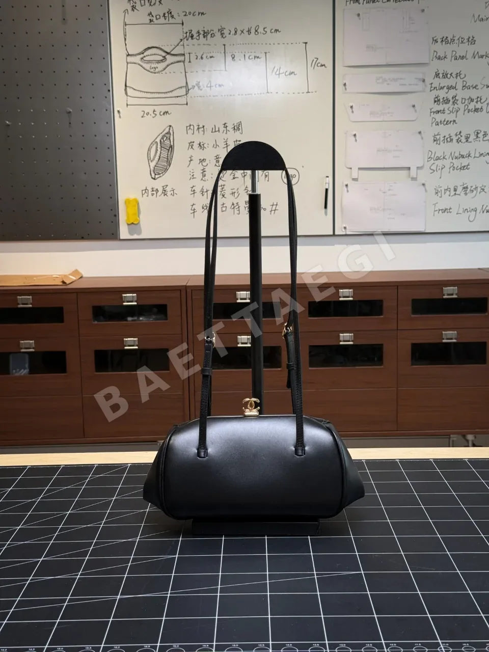 샤넬 26a 원숄더 블랙 가방 상세 이미지 2