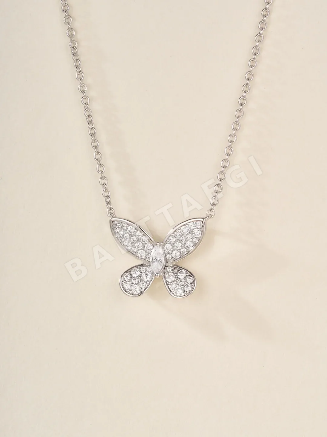 그라프 나비 모티브 다이아몬드 목걸이 125002