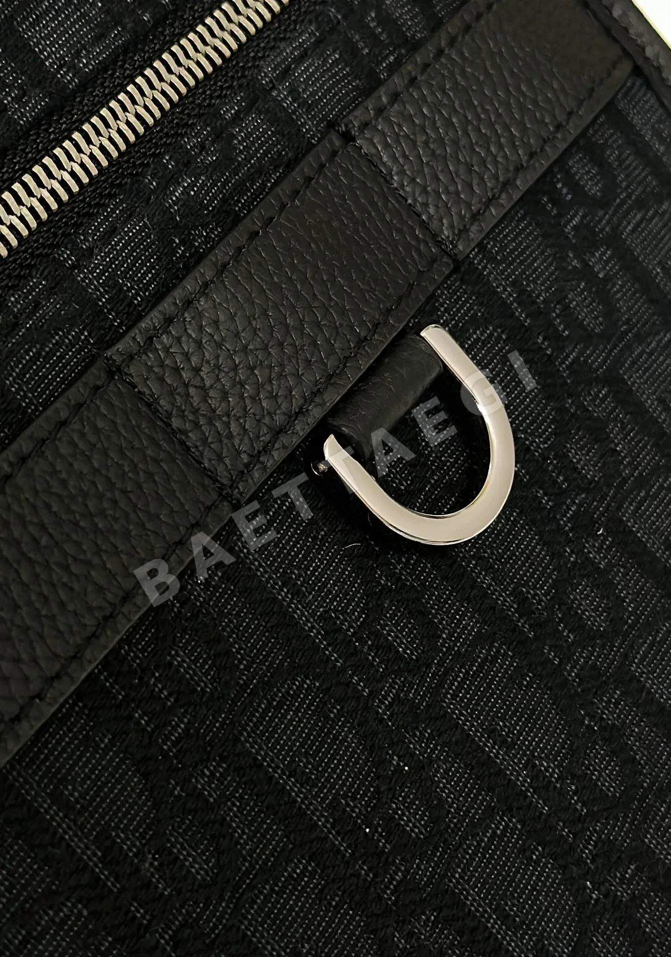 디올 블랙 모노그램 숄더백 상세 이미지 6