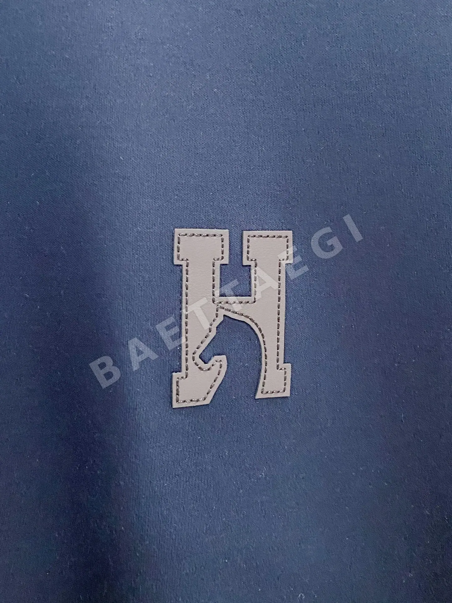 에르메스 머서라이즈드 코튼 가죽 자수 남성 긴팔 티셔츠 상세 이미지 4
