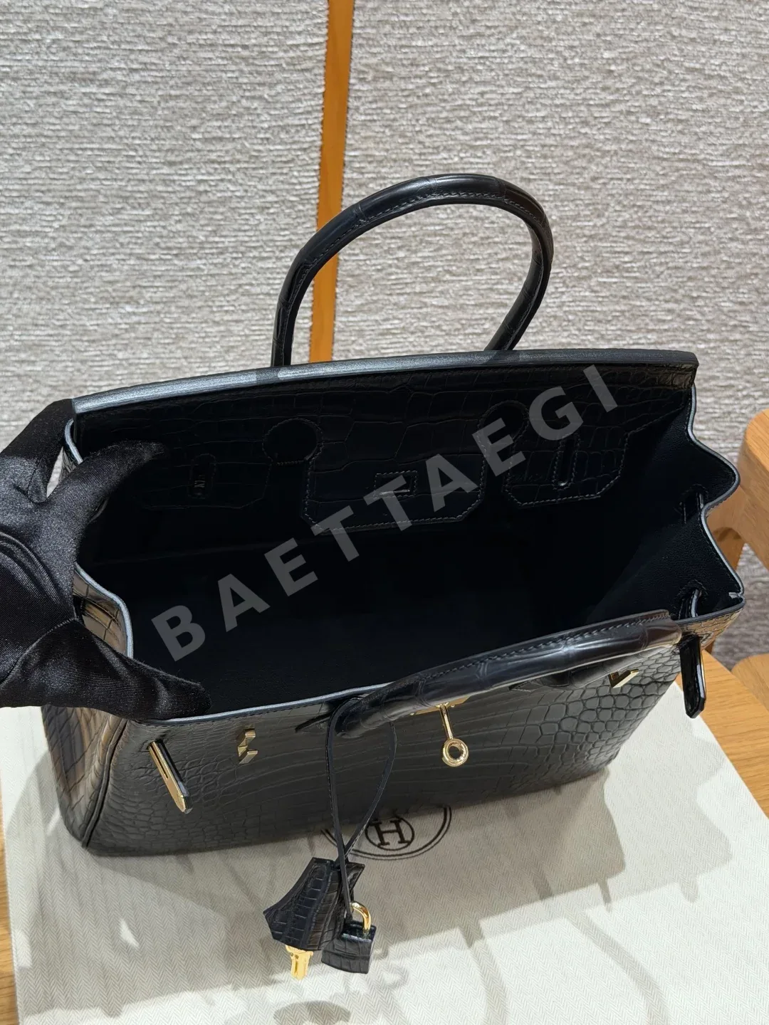 에르메스 버킨 30 크로커다일 가방 상세 이미지 6