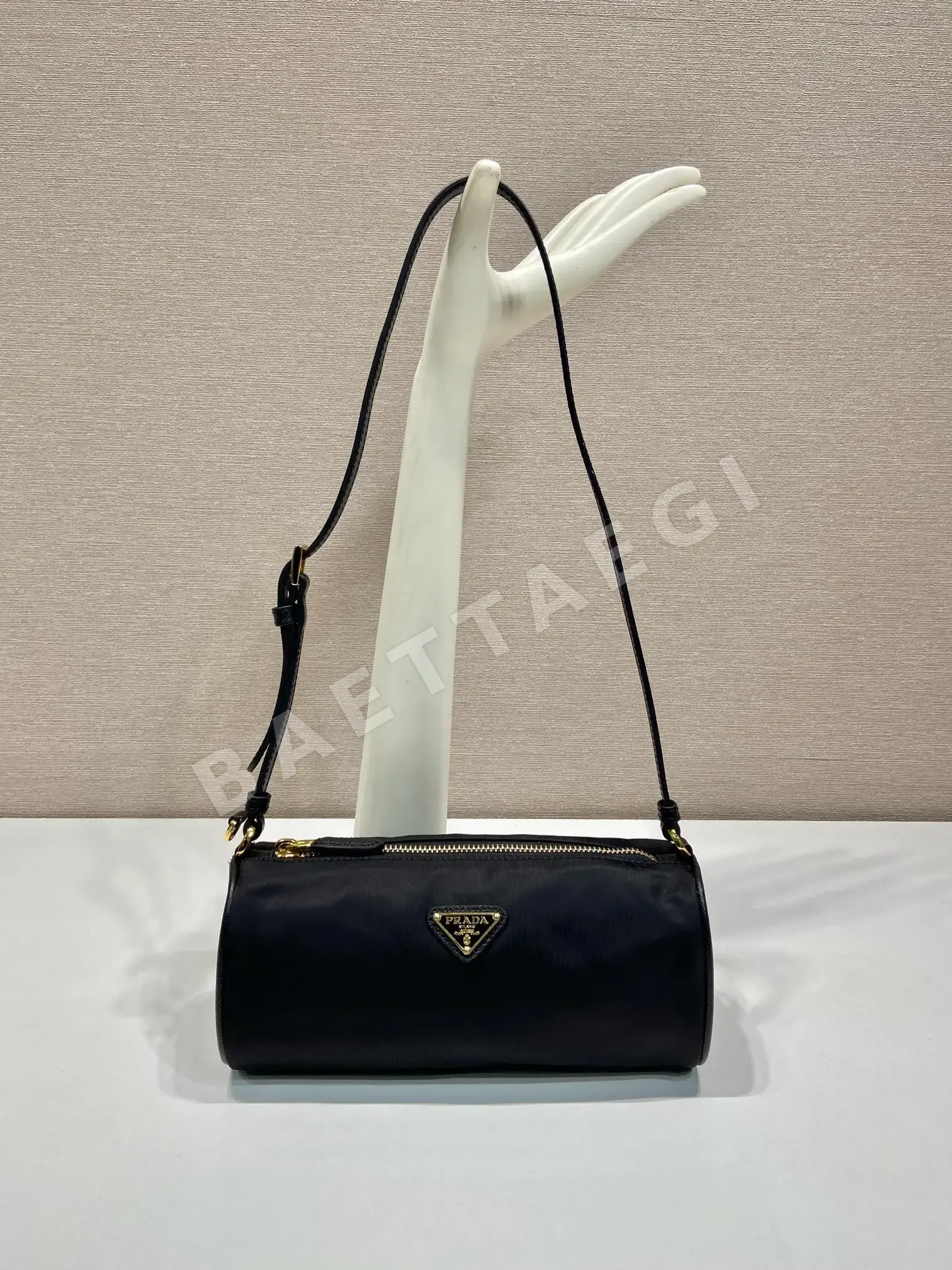 프라다 리사이클 나일론 언더암 클러치백 1NE058 67943