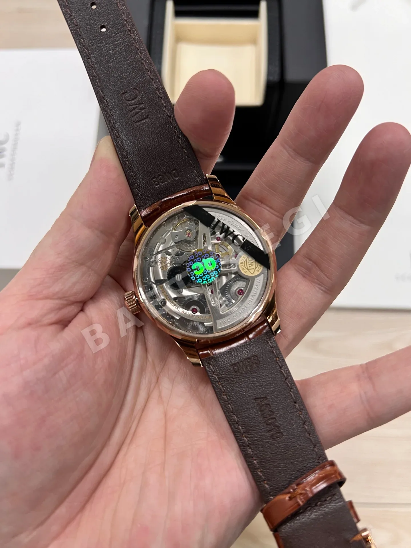 IWC 포르투기저 7 데이즈 로즈골드 남성 시계 상세 이미지 8
