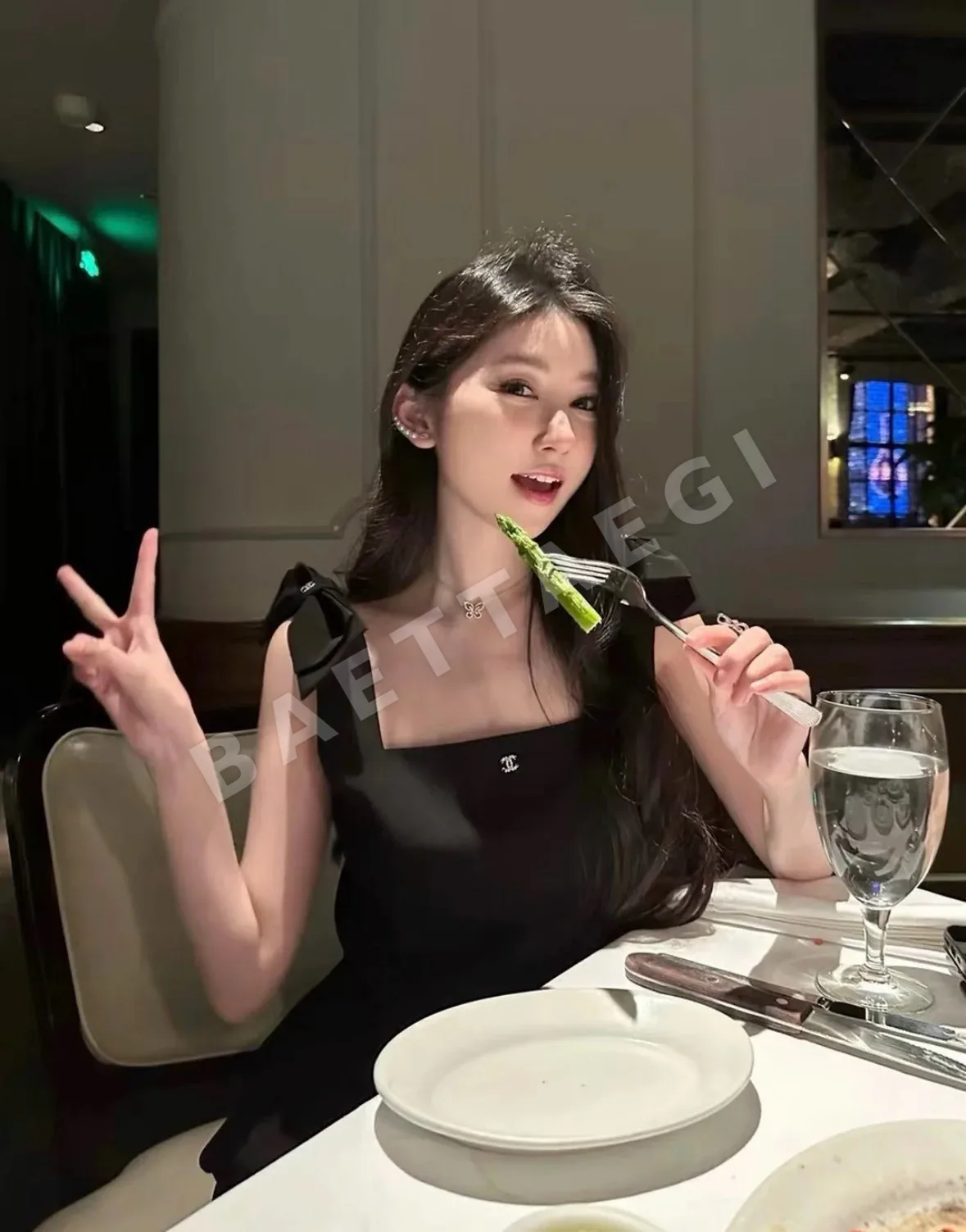 샤넬 리본 스트랩 스퀘어넥 슬림핏 원피스 상세 이미지 2
