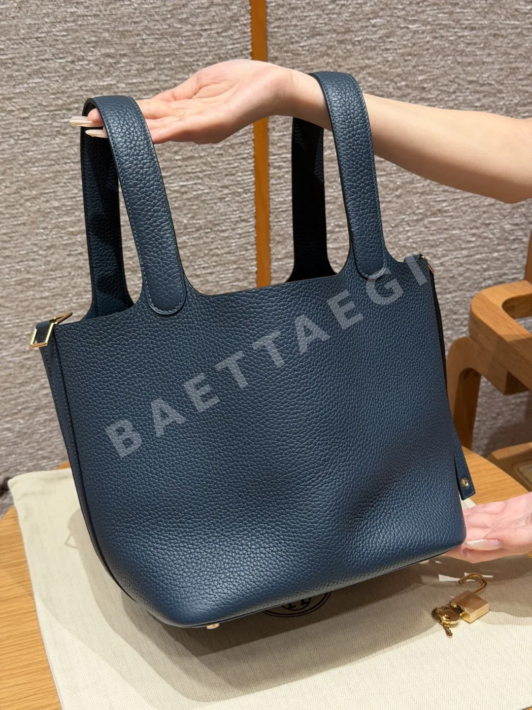 에르메스 피코탄 락 가죽 지갑 상세 이미지 3