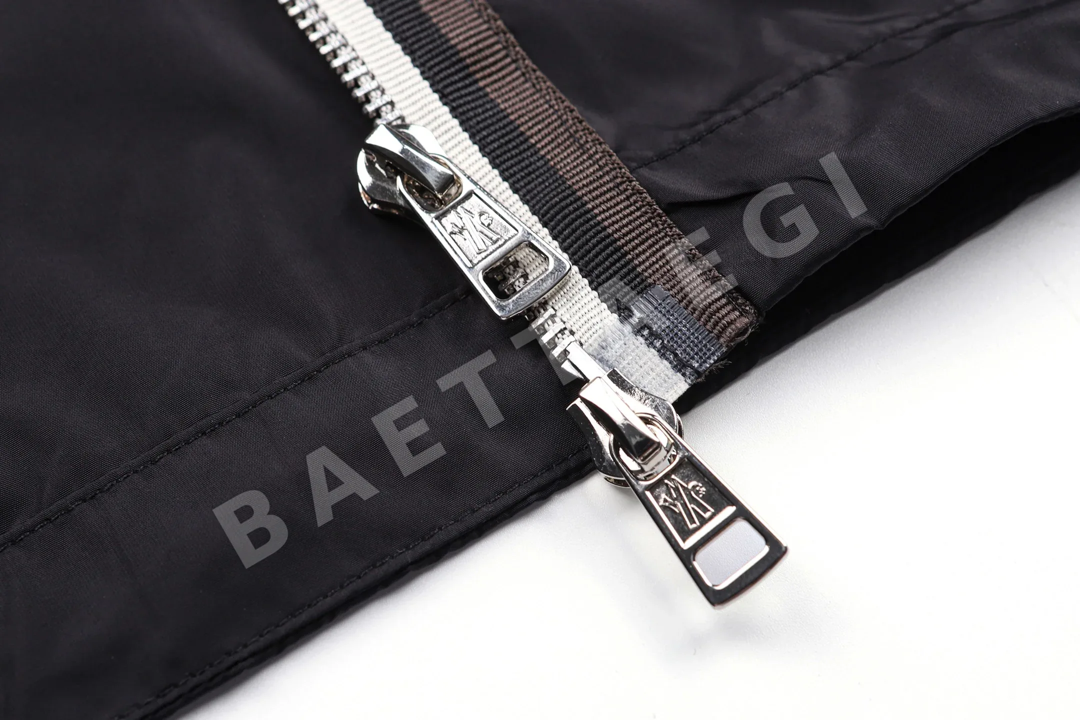 몽클레르 니쥬 후드 부착 남성 자켓 상세 이미지 6
