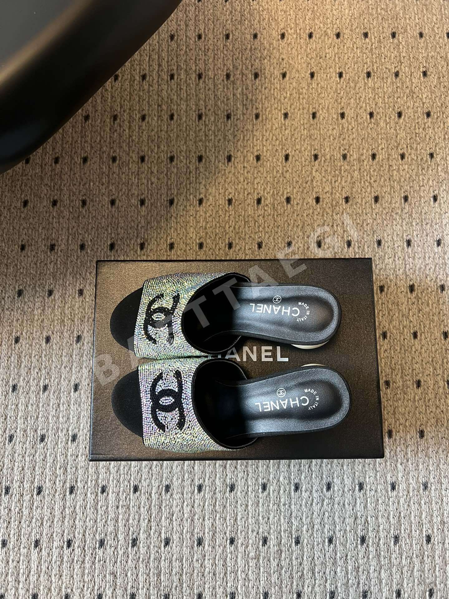 샤넬 더블 C 장식 펄 샌들 상세 이미지 6