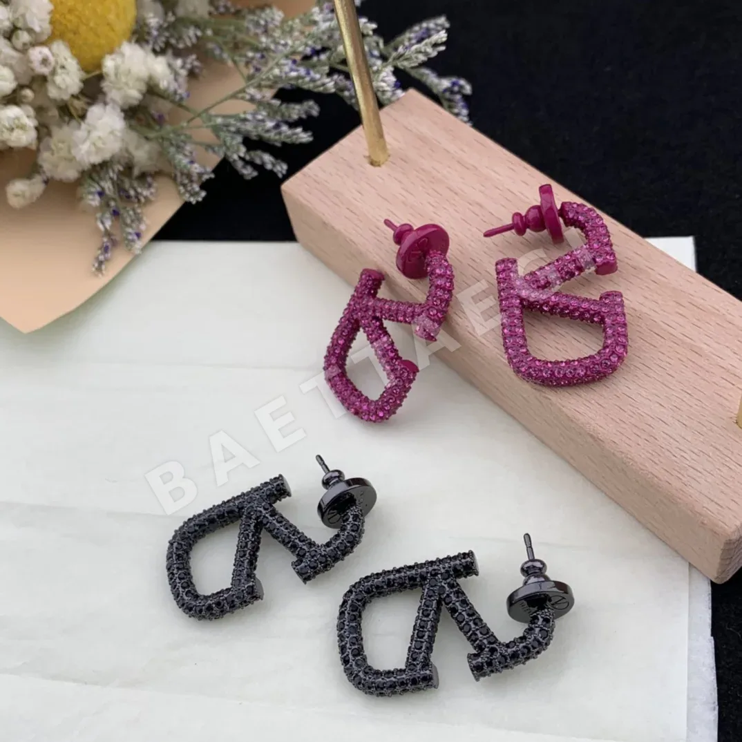 발렌티노 풀 다이아몬드 블랙 & 로즈 레드 스터드 귀걸이 상세 이미지 4