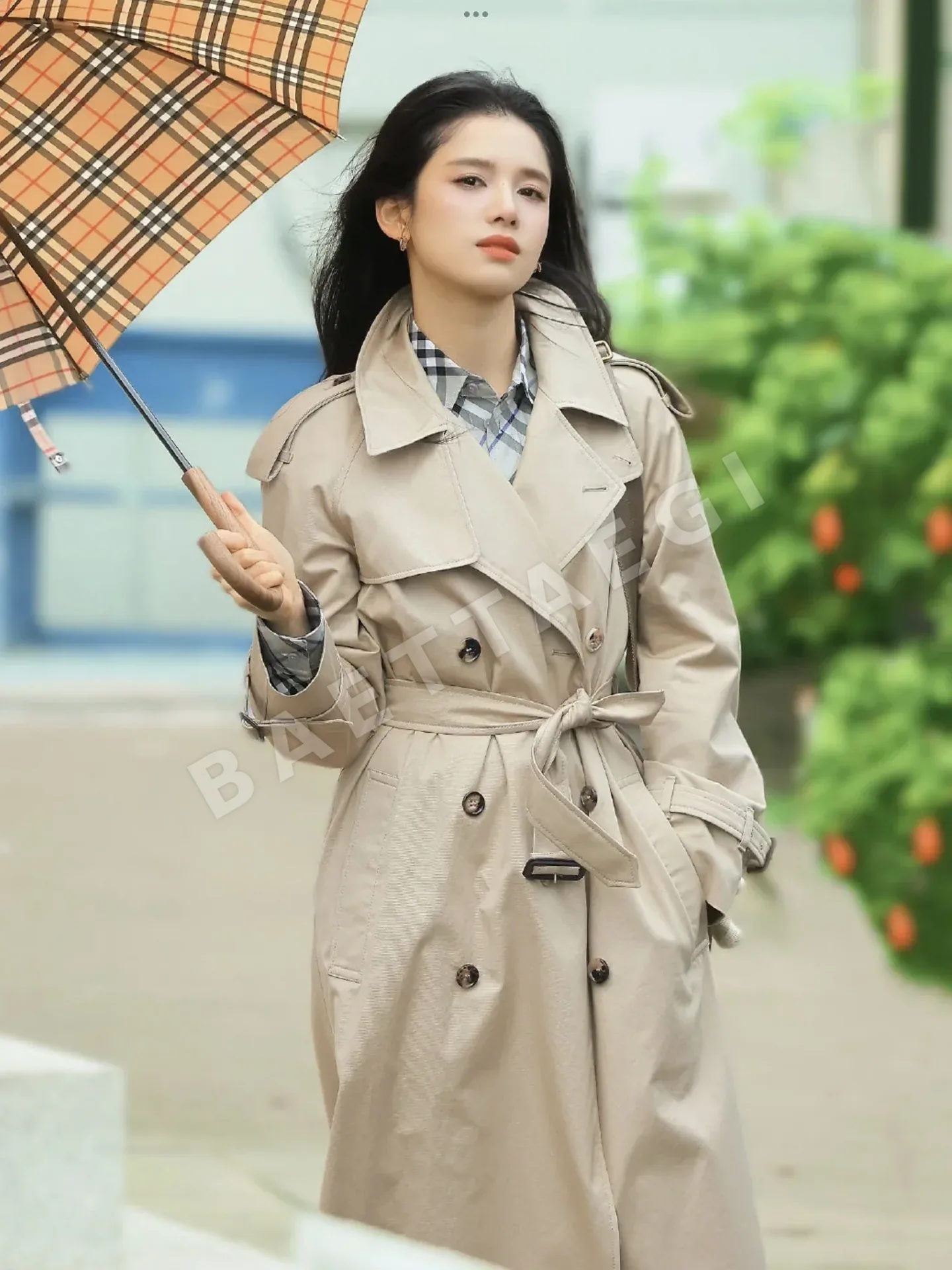 버버리 클래식 여성 트렌치 코트 자켓 상세 이미지 6