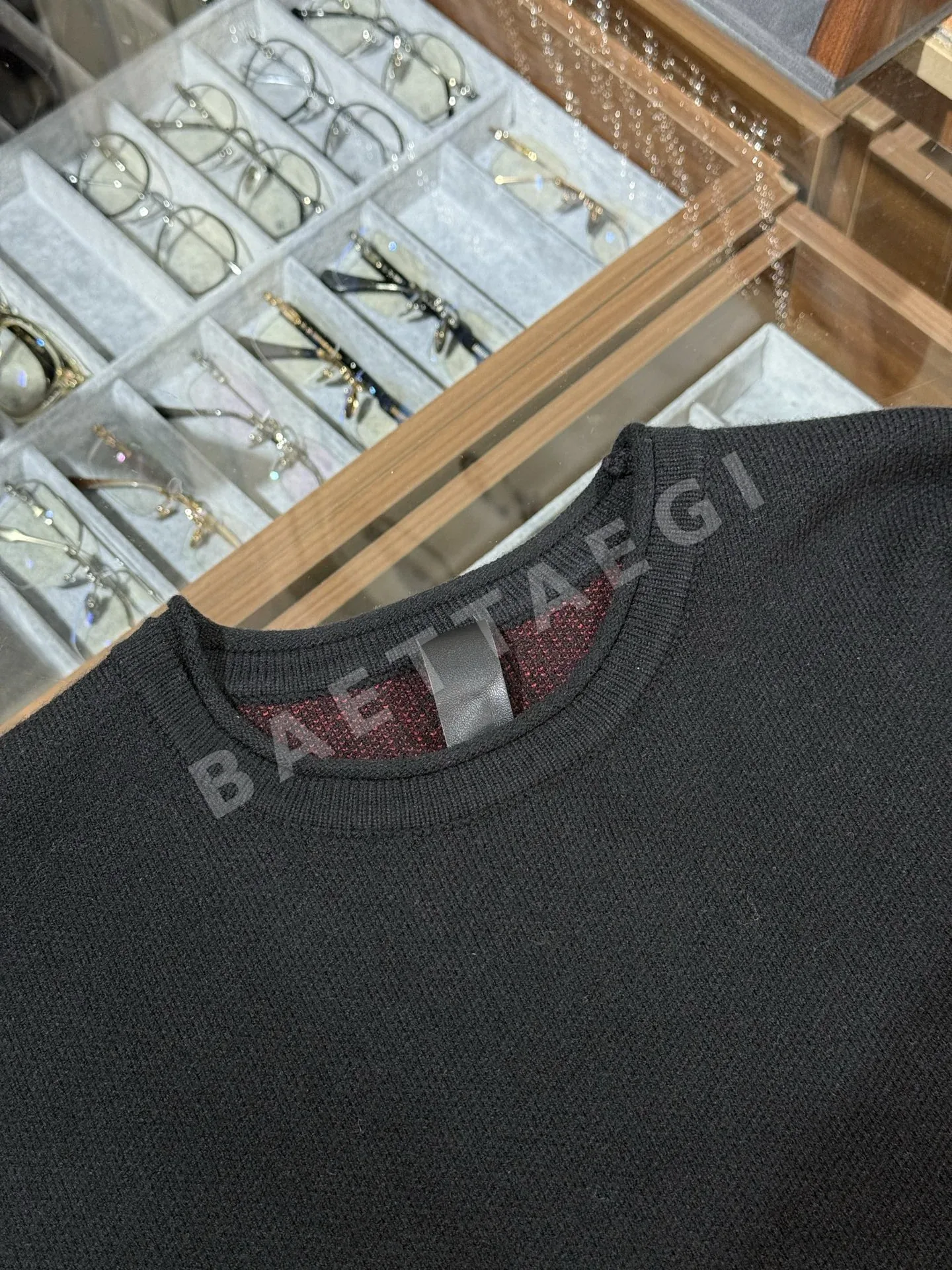 크롬하츠 캐시미어 십자가 장식 긴팔 스웨터 상세 이미지 8
