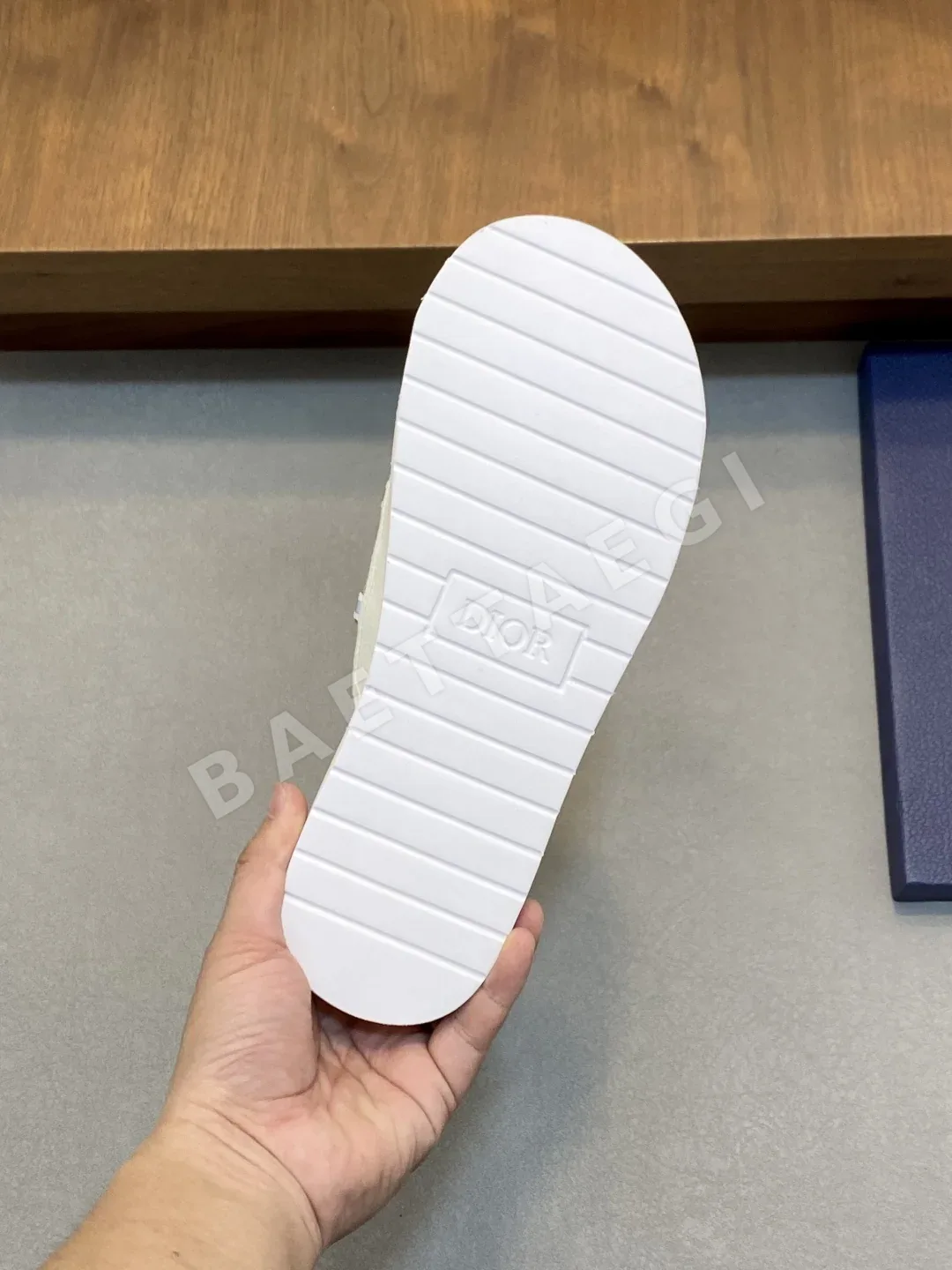 디올 샌들 블랙 고무 상세 이미지 8