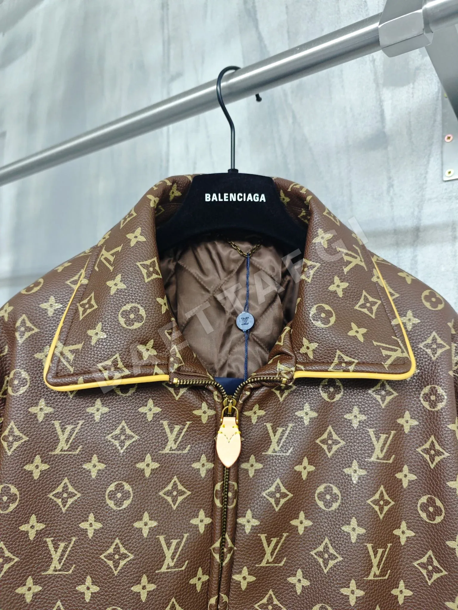 루이비통 모노그램 베이스볼 자켓 상세 이미지 4