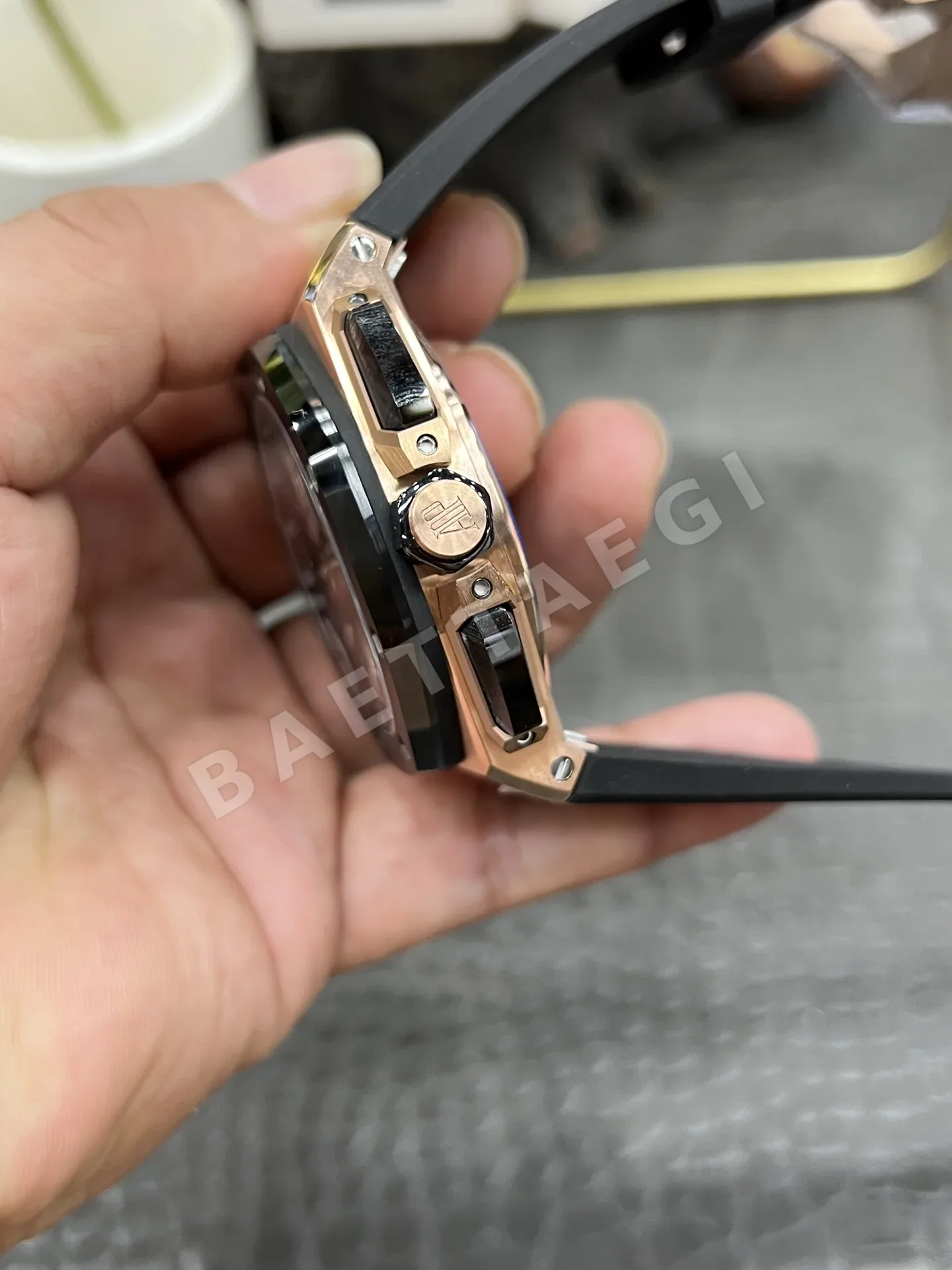 오데마피게 로얄 오크 오프쇼어 스테인리스 스틸 시계 상세 이미지 6