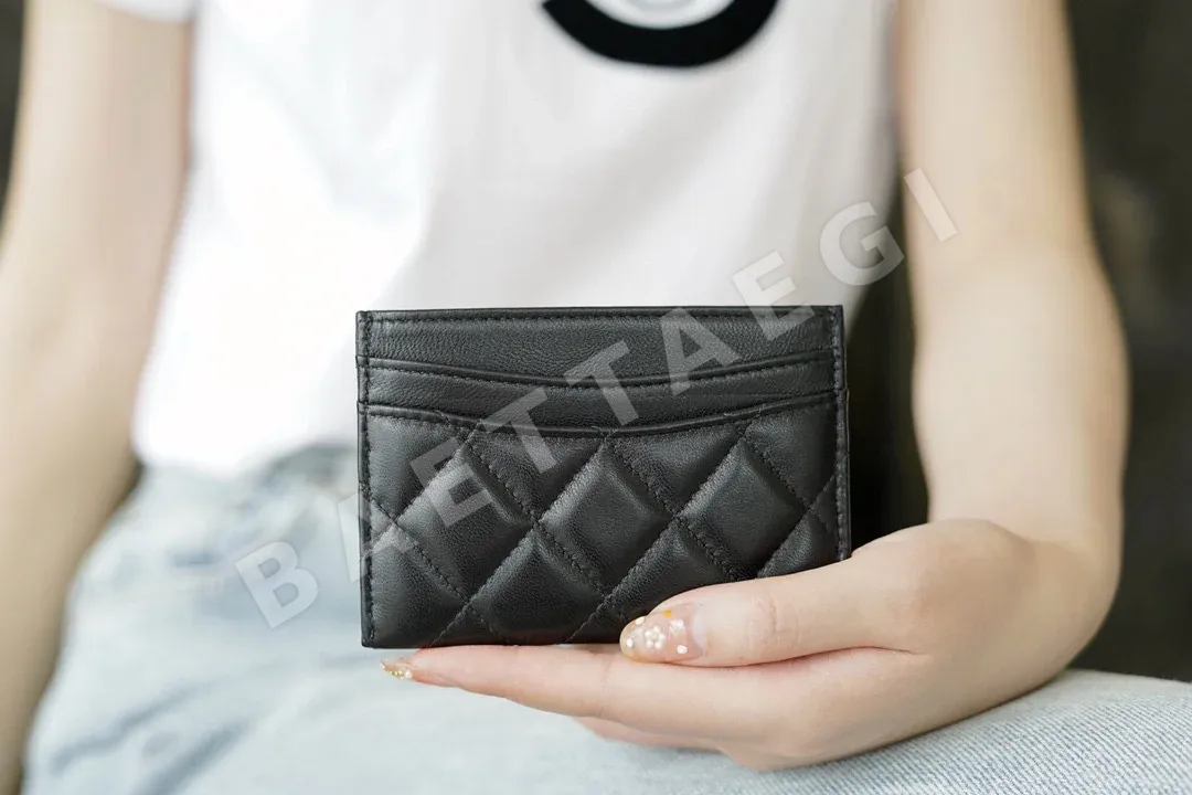 샤넬 클래식 다이아몬드 퀼팅 카드 지갑 상세 이미지 4