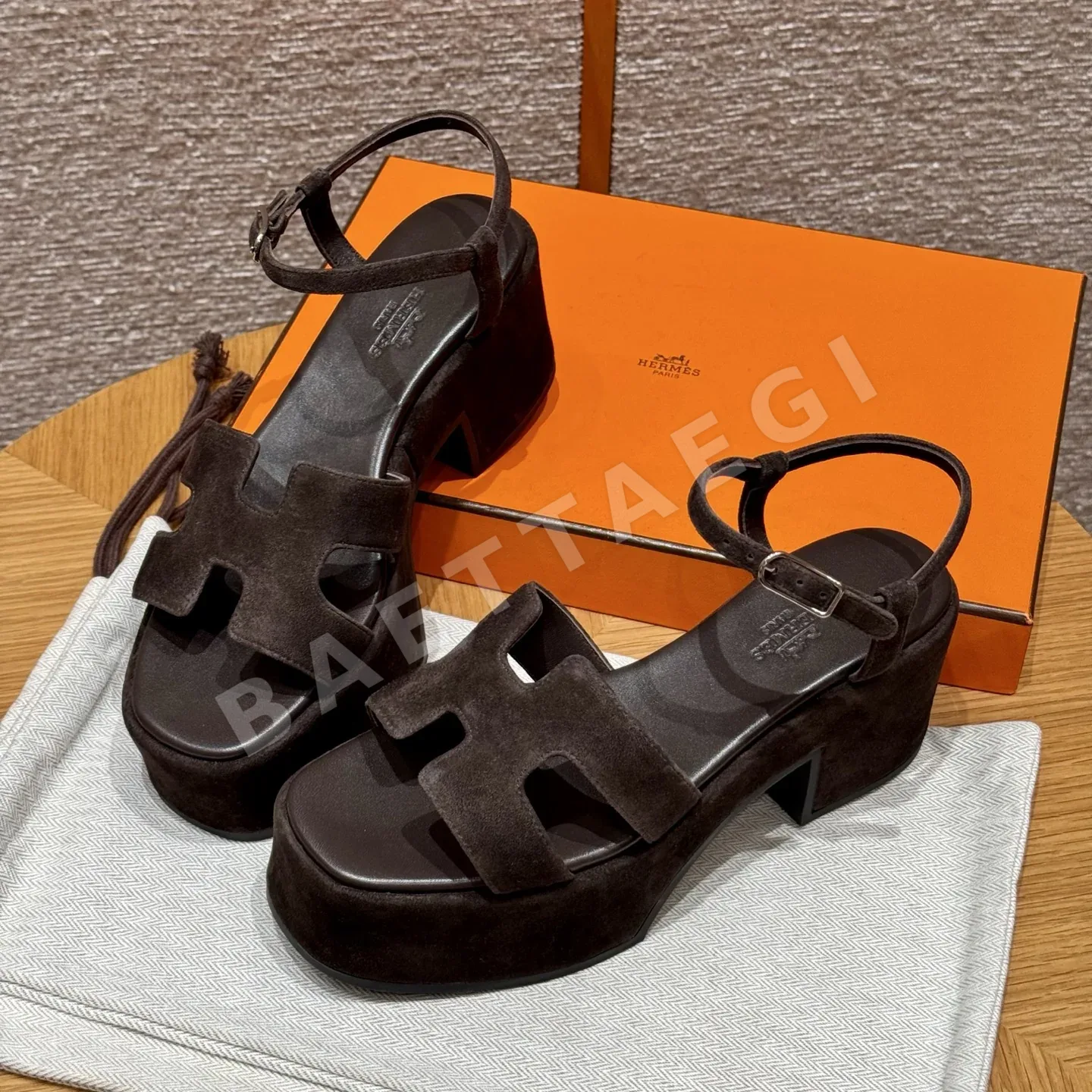 에르메스 잼30 샌들 에베네브라운 가죽 7.5 cm 힐 상세 이미지 2
