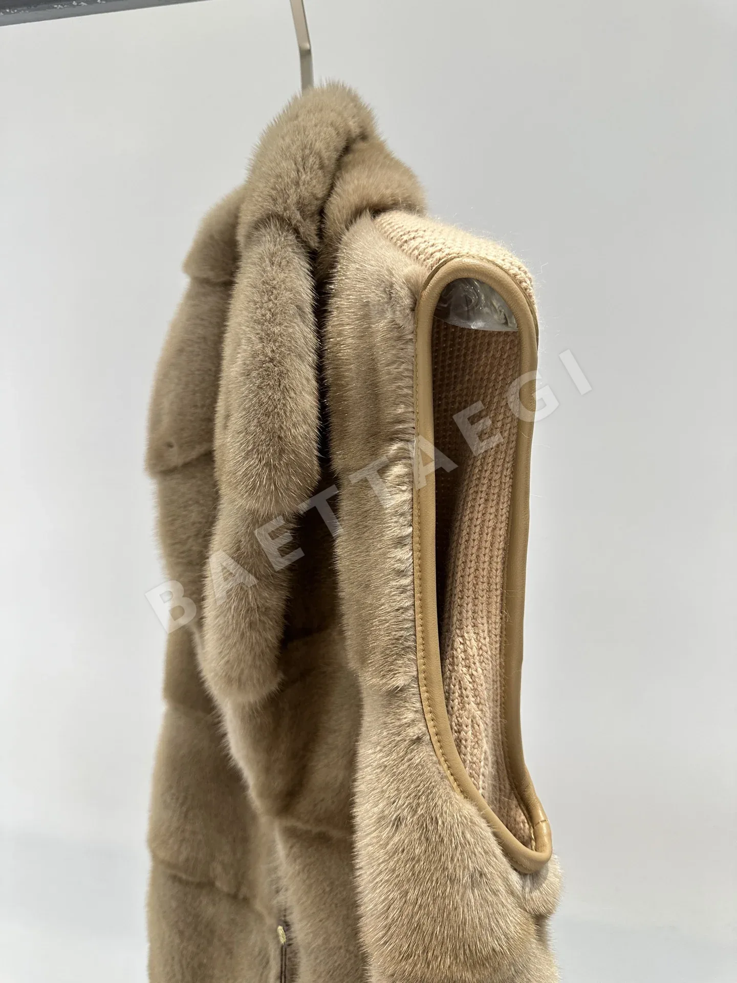 로로피아나 수달 모피 캐시미어 여성 조끼 상세 이미지 6