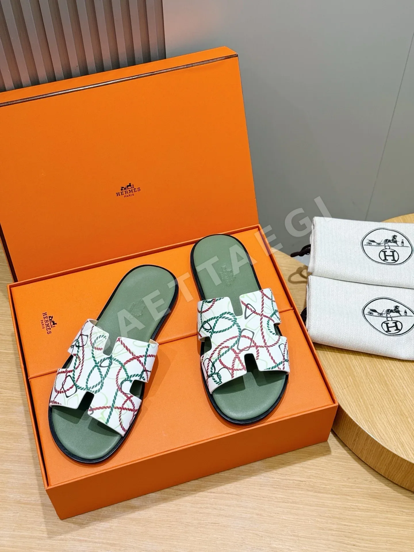 에르메스 이즈미르 샌들 155898