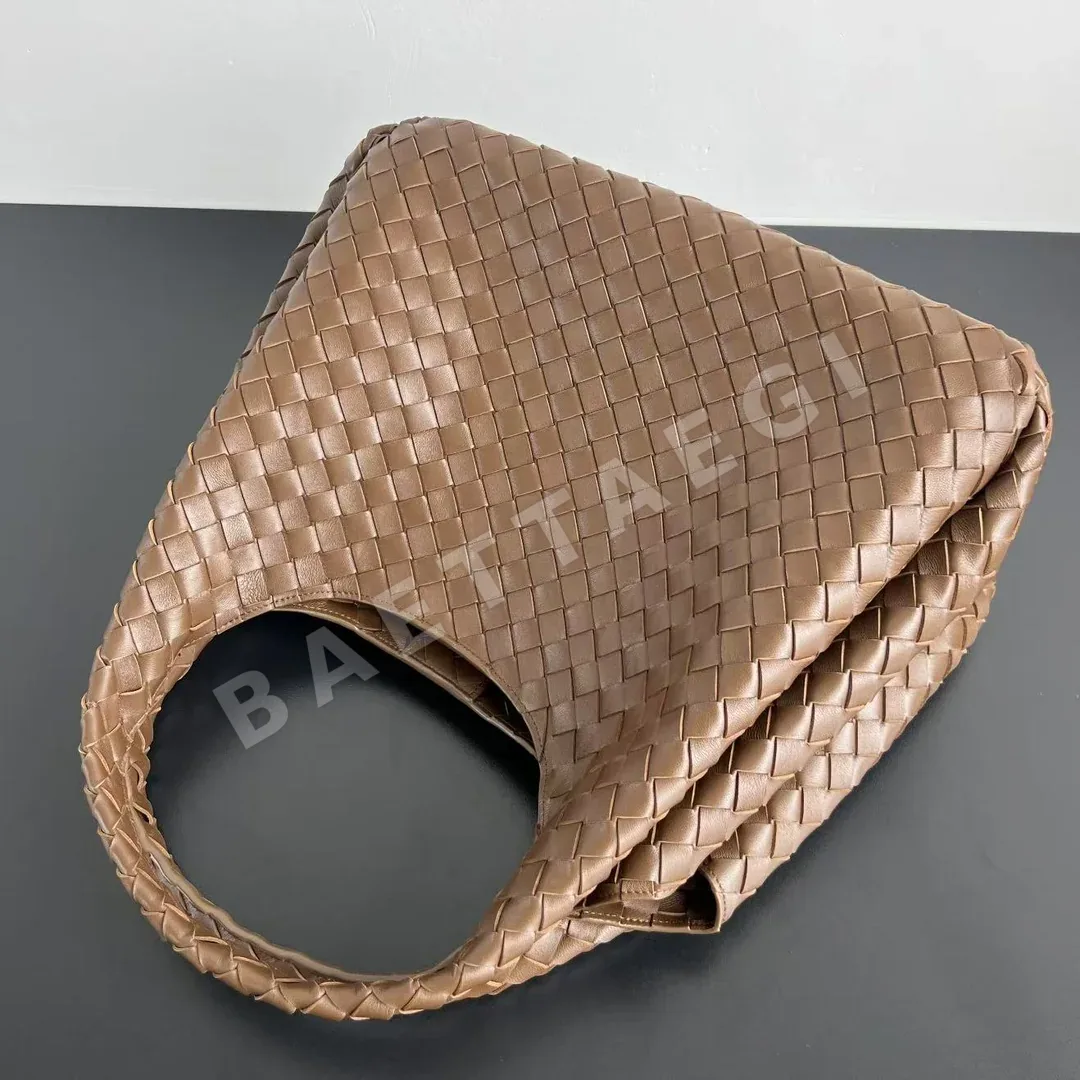 보테가베네타 캄파나 나파 램스킨 핸드백 상세 이미지 6