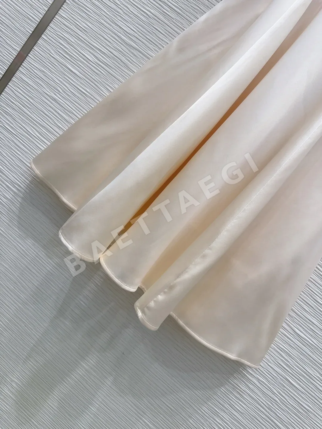 디올 봄여름 테크니컬 원단 여성 원피스 상세 이미지 5