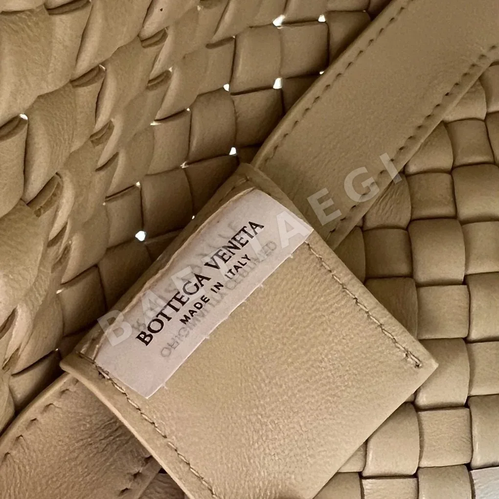 보테가베네타 램스킨 짜임 숄더백 상세 이미지 9