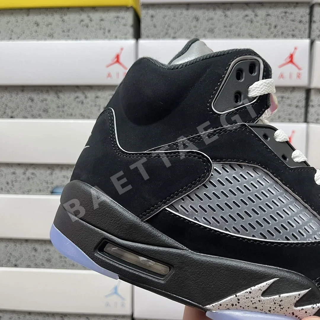 나이키 [GX] 조던 5 레트로 OG HF3975-001 201350 Nike Jordan 5 Retro OG Black Metallic 상세 이미지 6