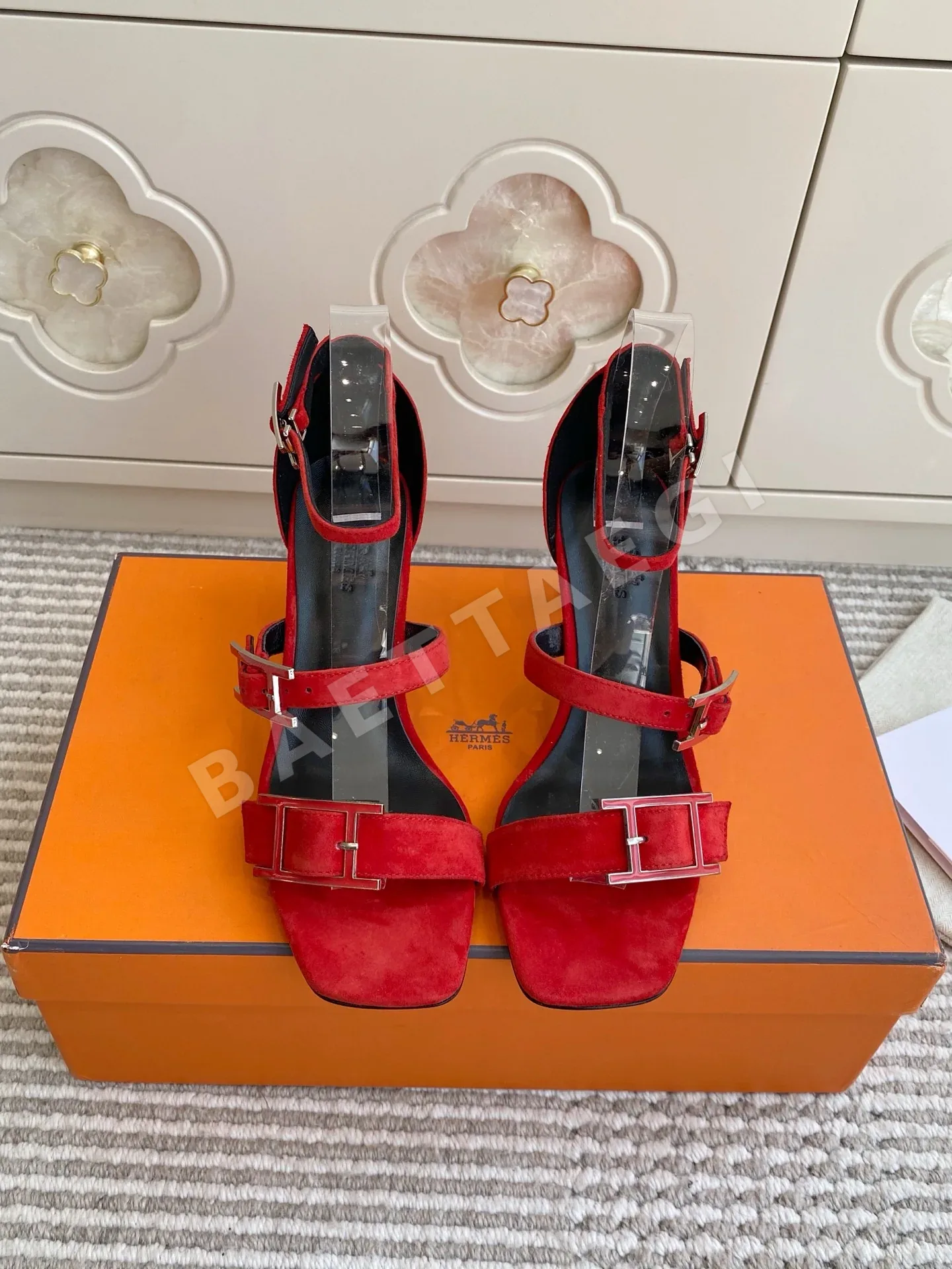 에르메스 리브 H링 버클 키튼힐 샌들 55219