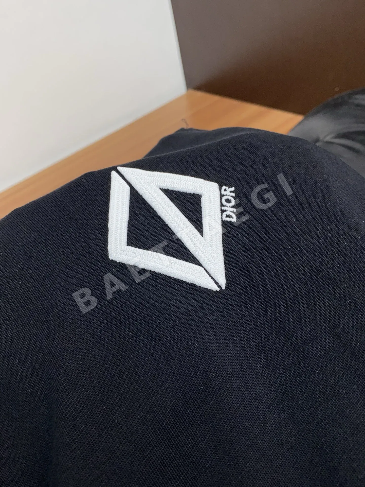 디올 코튼 크루넥 남성 반팔 티셔츠 상세 이미지 8