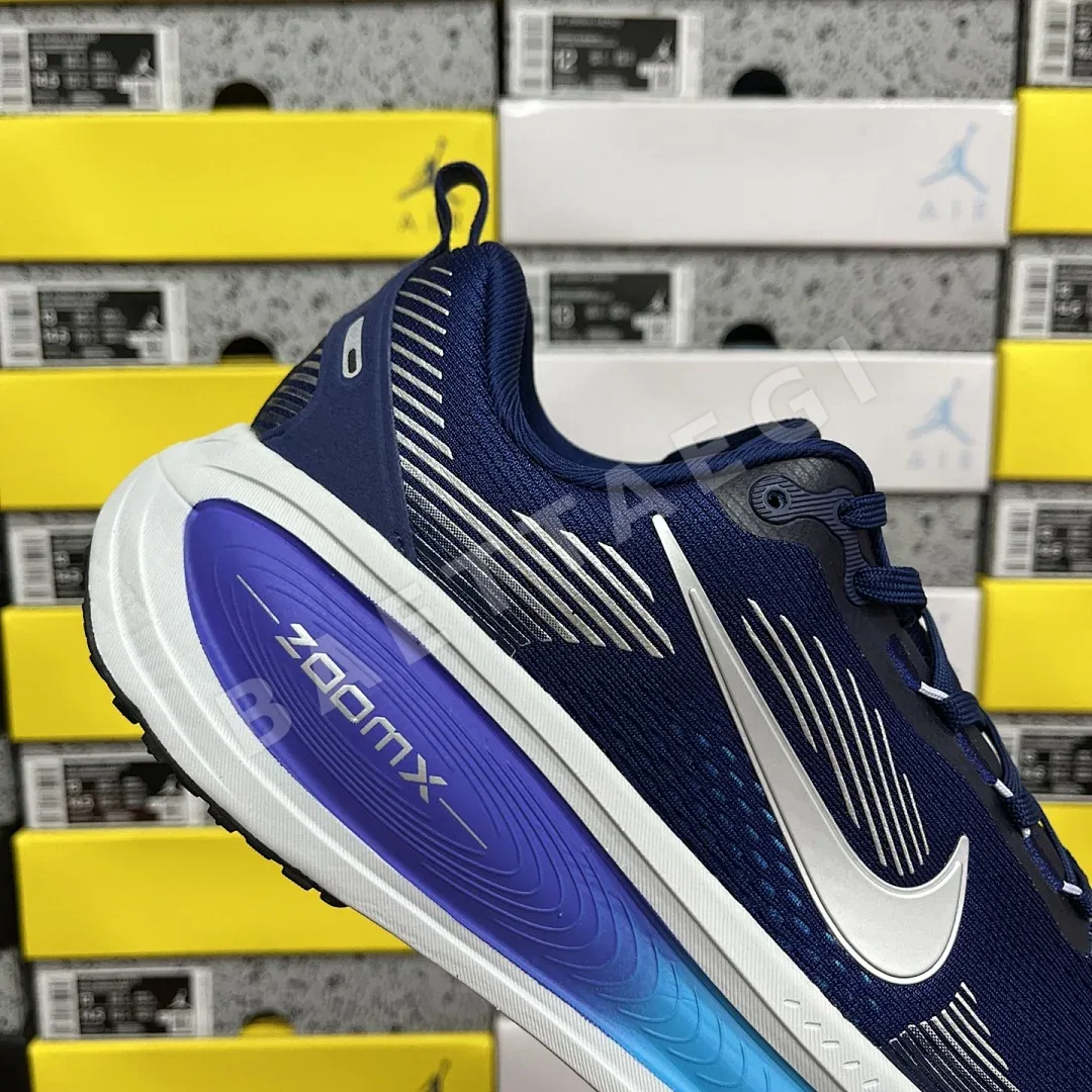 나이키 줌 보메로 18 HM6803-401 201100 Nike Zoom Vomero 18 상세 이미지 7