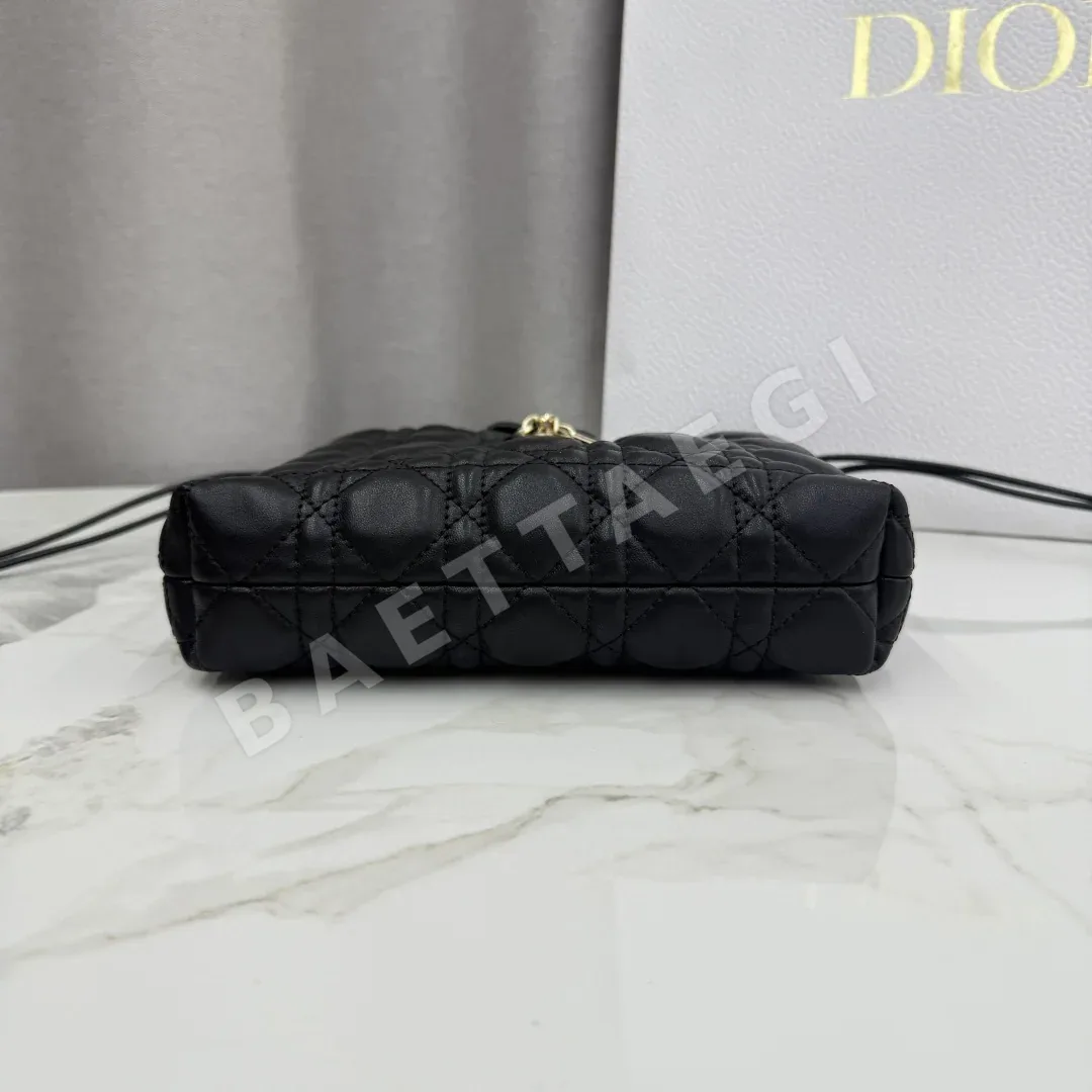 디올 램스킨 카나쥬 미니 버킷 가방 상세 이미지 7
