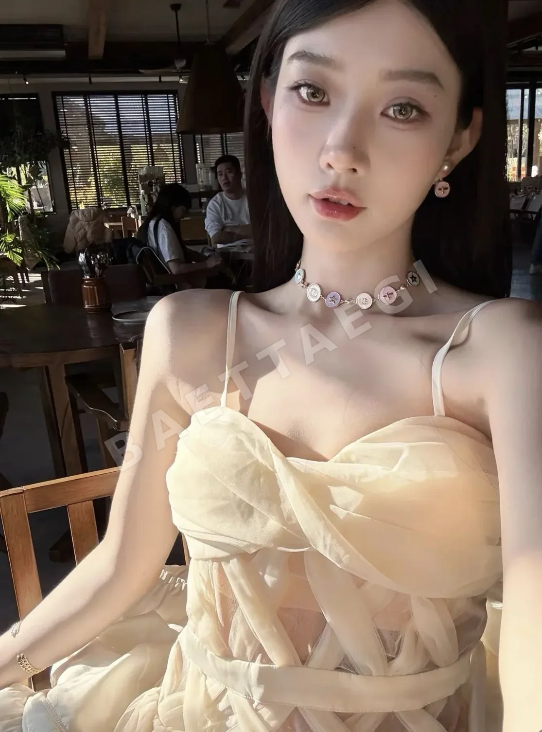 디올 컬러 레진 마카롱 펄 장식 목걸이 60446
