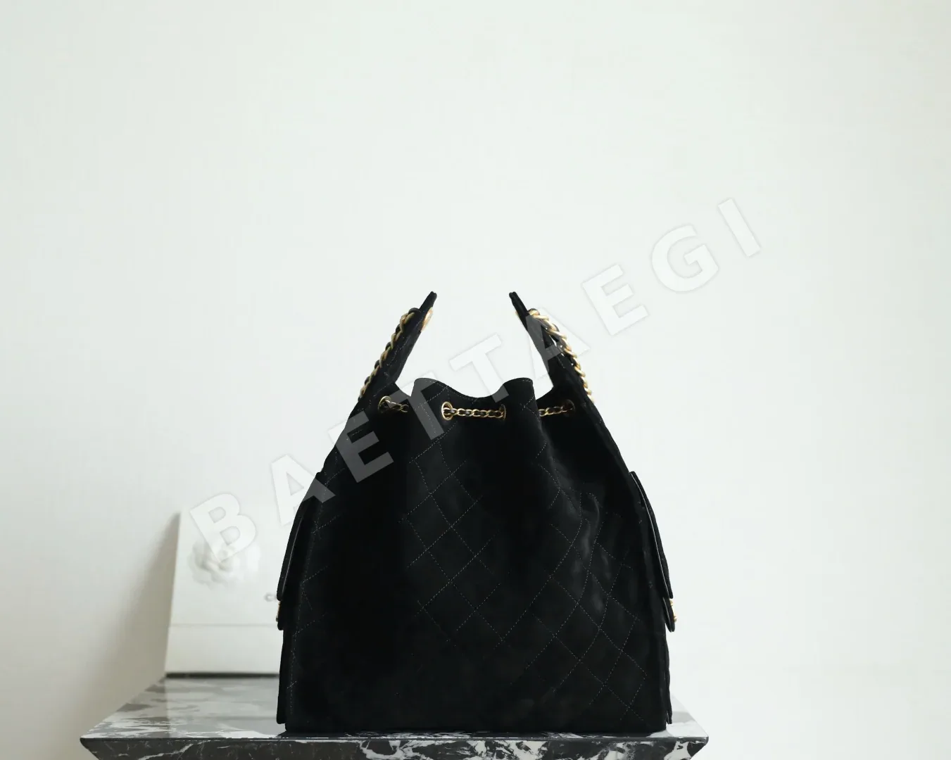 샤넬 26C 블랙 스웨이드 미디움 가방 26C 상세 이미지 5