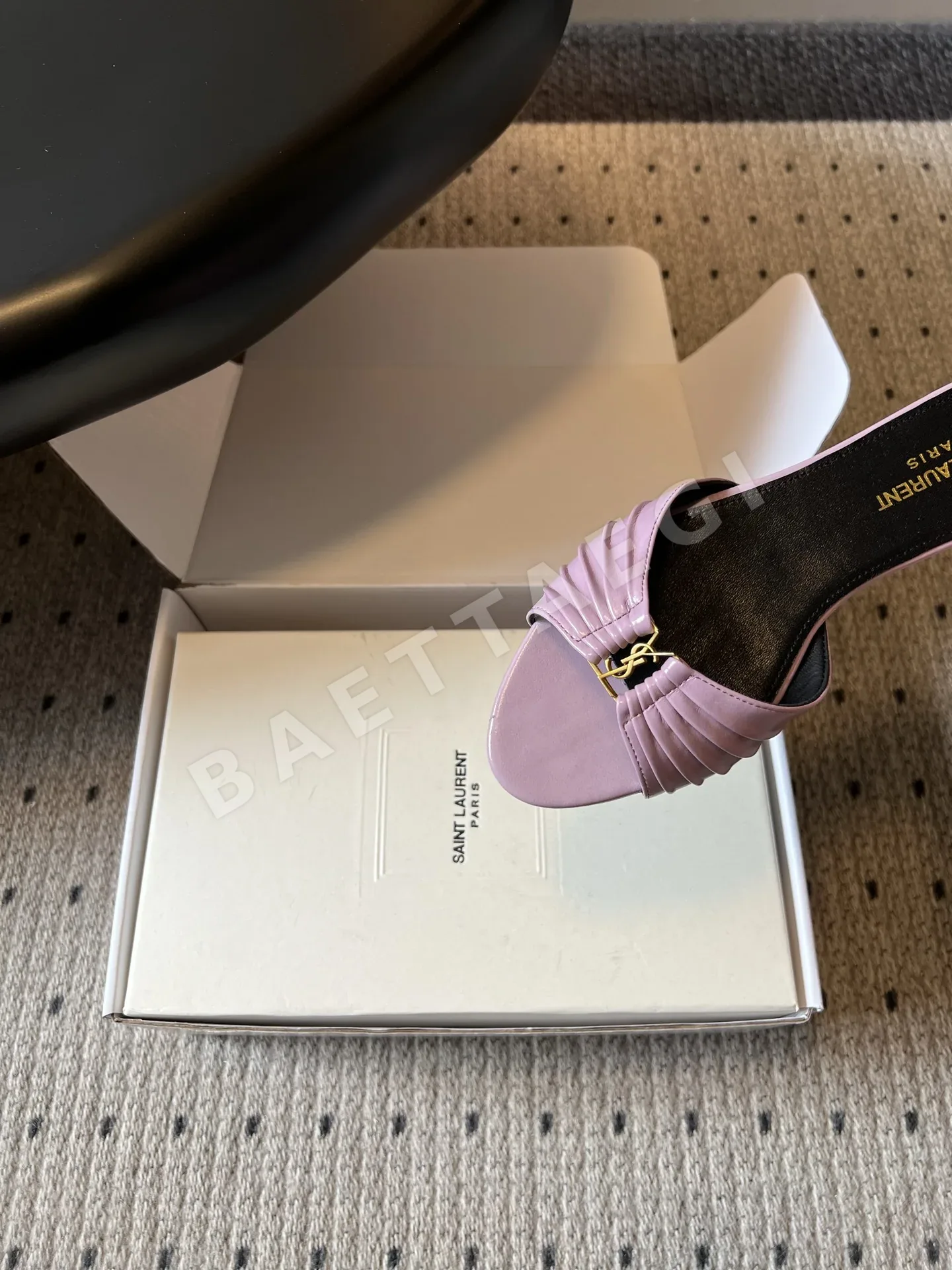 생로랑 플리츠 YSL 버클 플랫 샌들 상세 이미지 7