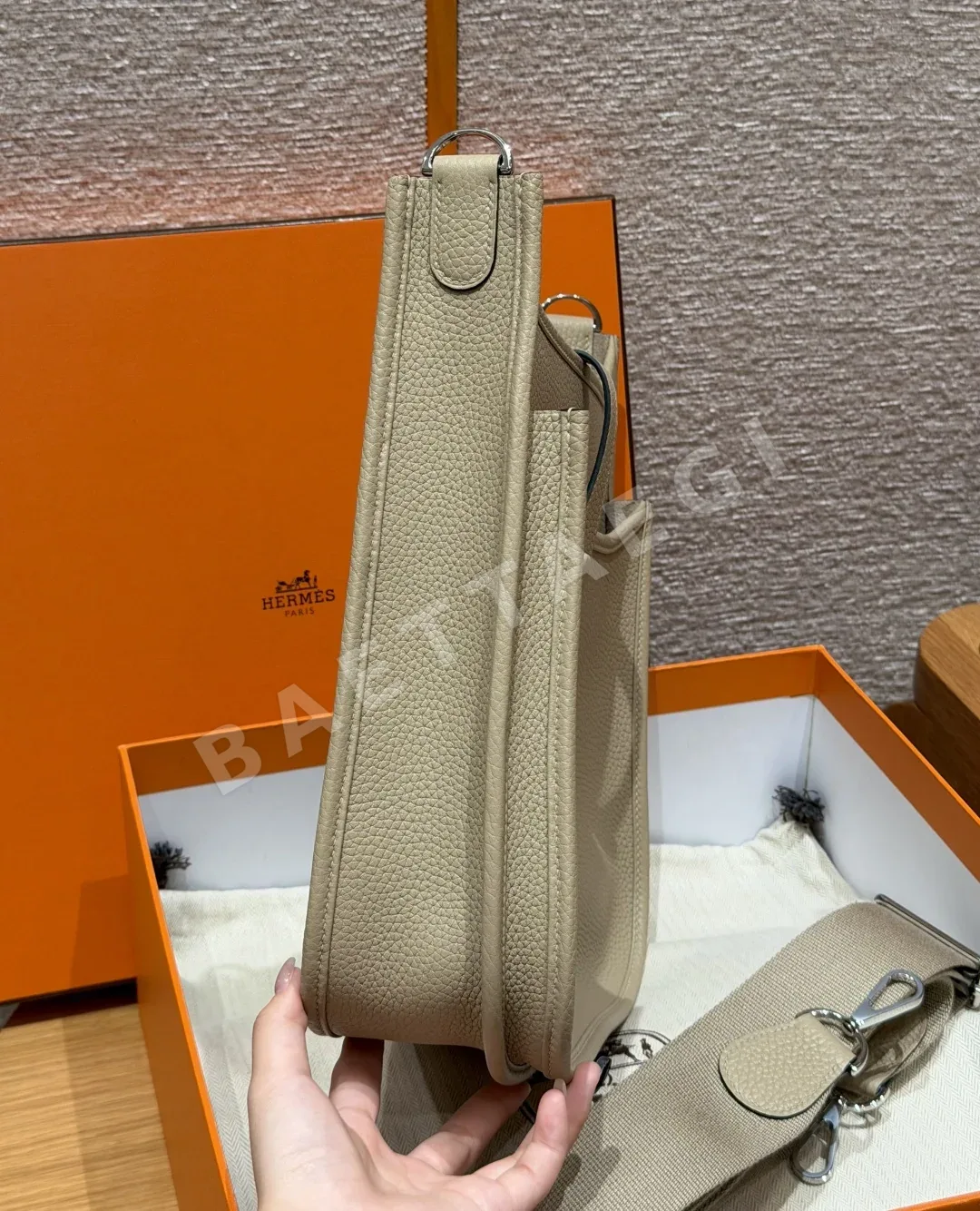 에르메스 에블린 클레망스 가죽 숄더백 상세 이미지 4