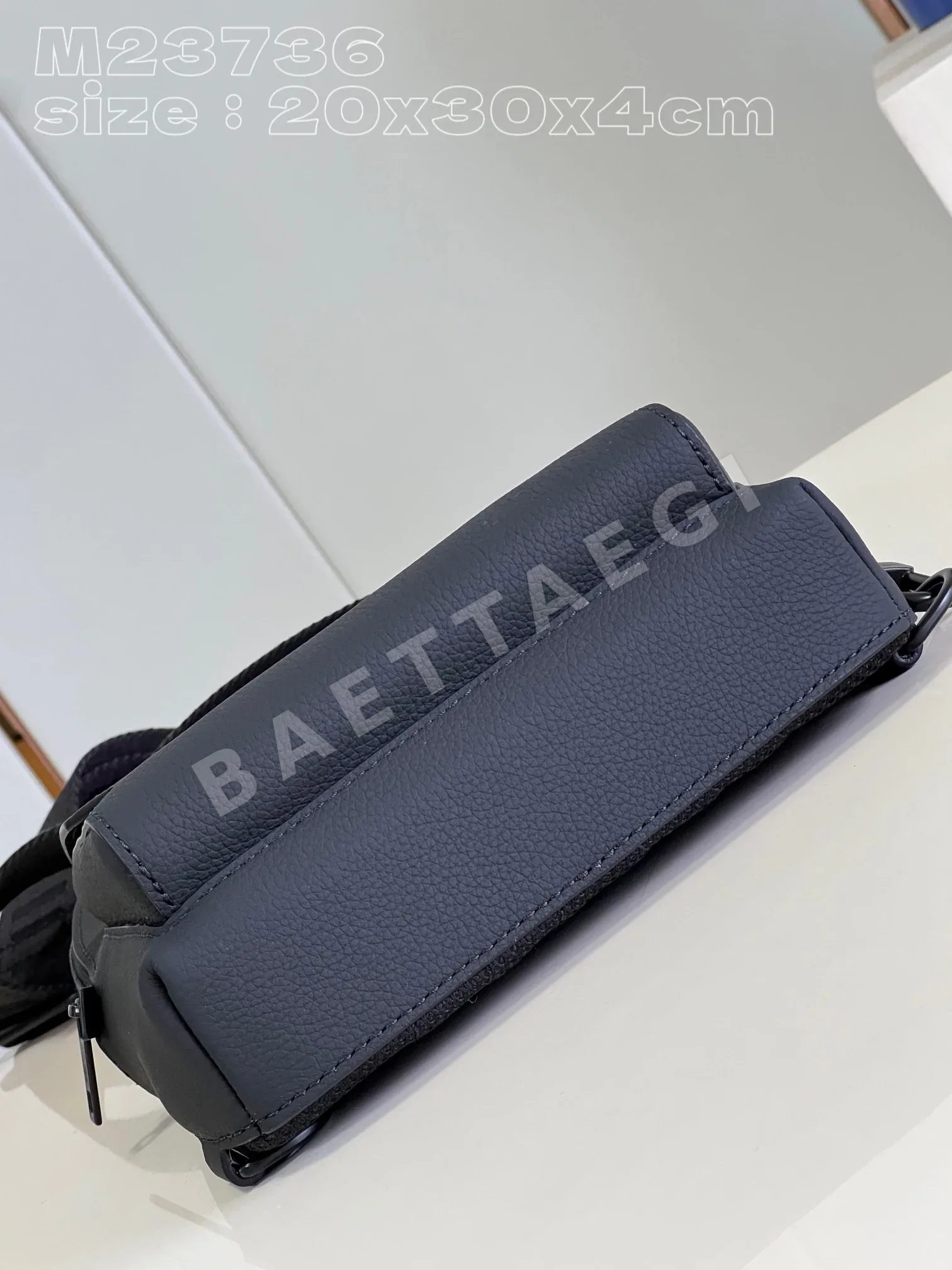 루이비통 M23736 블랙 백팩 숄더백 상세 이미지 7