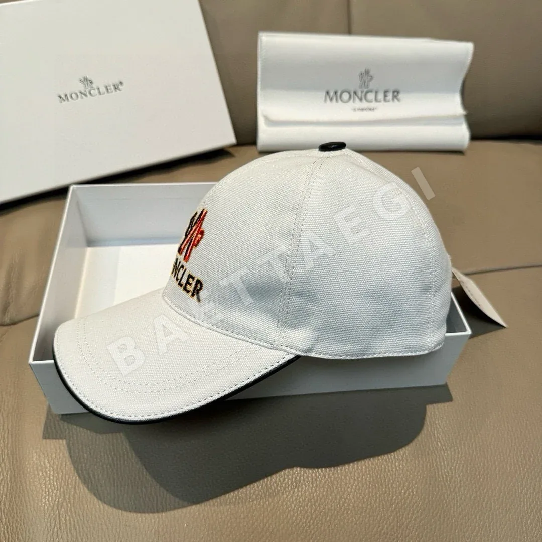 몽클레르 3D 자수 베이스볼 모자 상세 이미지 3