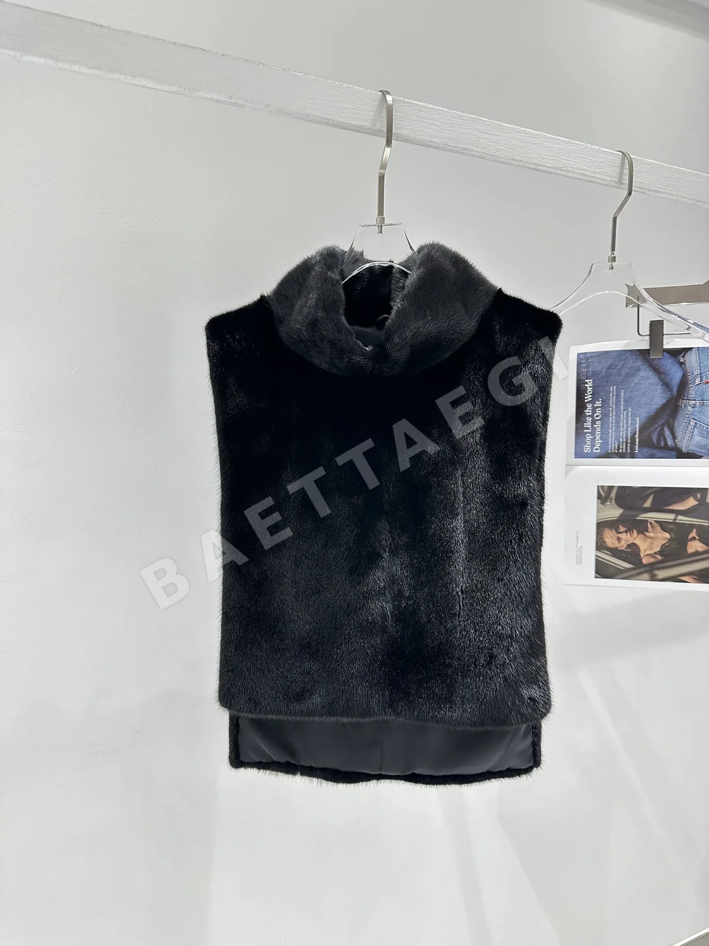 더로우 앞뒤 착용 가능한 숄 스타일 밍크 조끼 206335