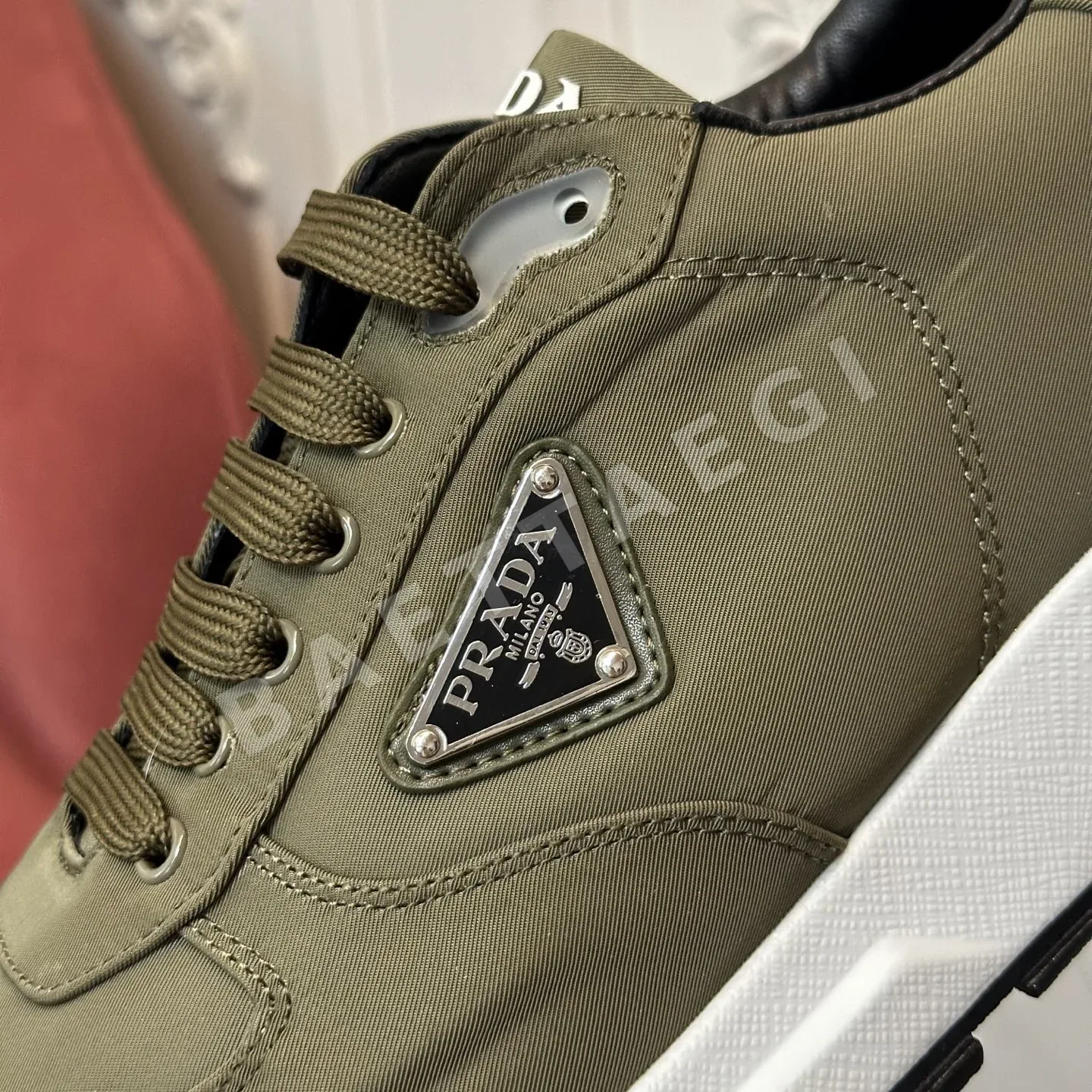 프라다 모노리스 플랫폼 화이트 스니커즈 상세 이미지 3