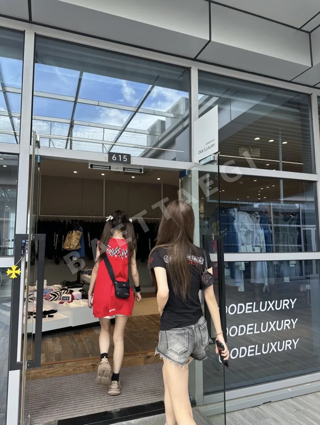 크롬하츠 여성 V넥 슬림핏 반팔 티셔츠 상세 이미지 19
