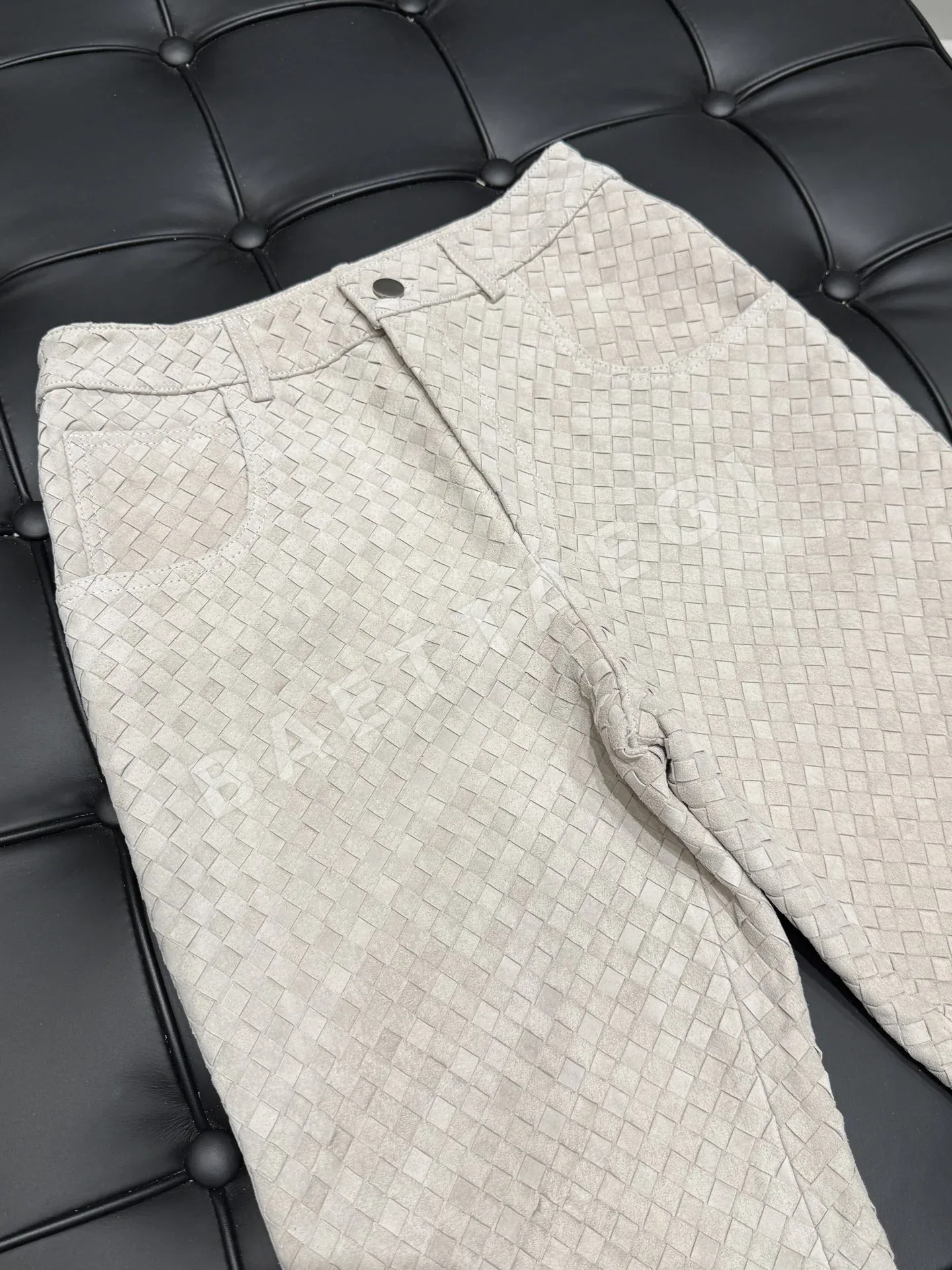 보테가베네타 와이드 레그 가죽 바지 상세 이미지 3