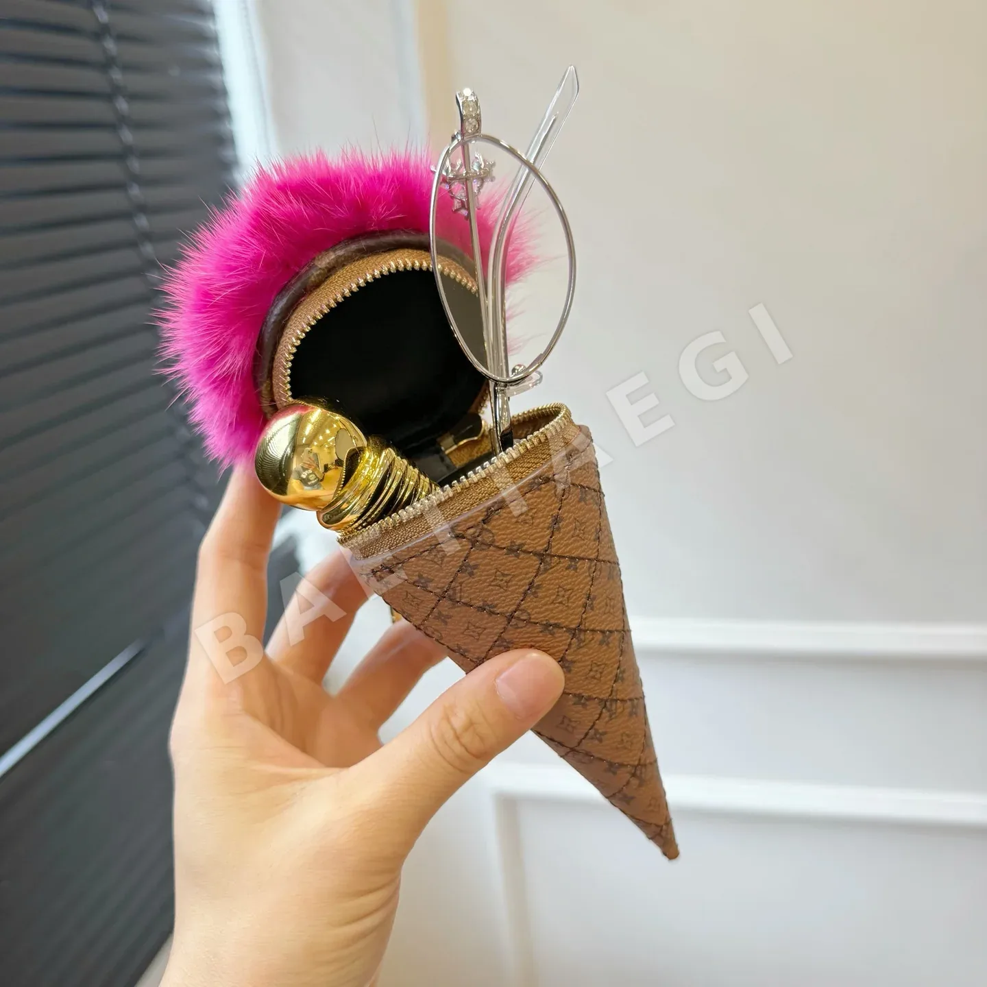 루이비통 아이스크림콘 모노그램 키링 상세 이미지 5