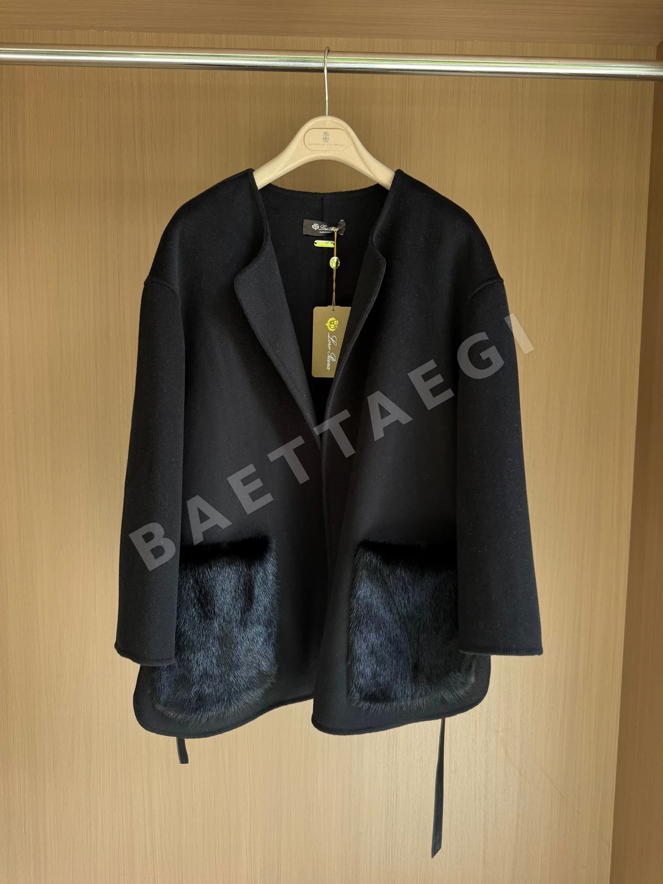 브루넬로 코치넬리 밍크 퍼 자켓