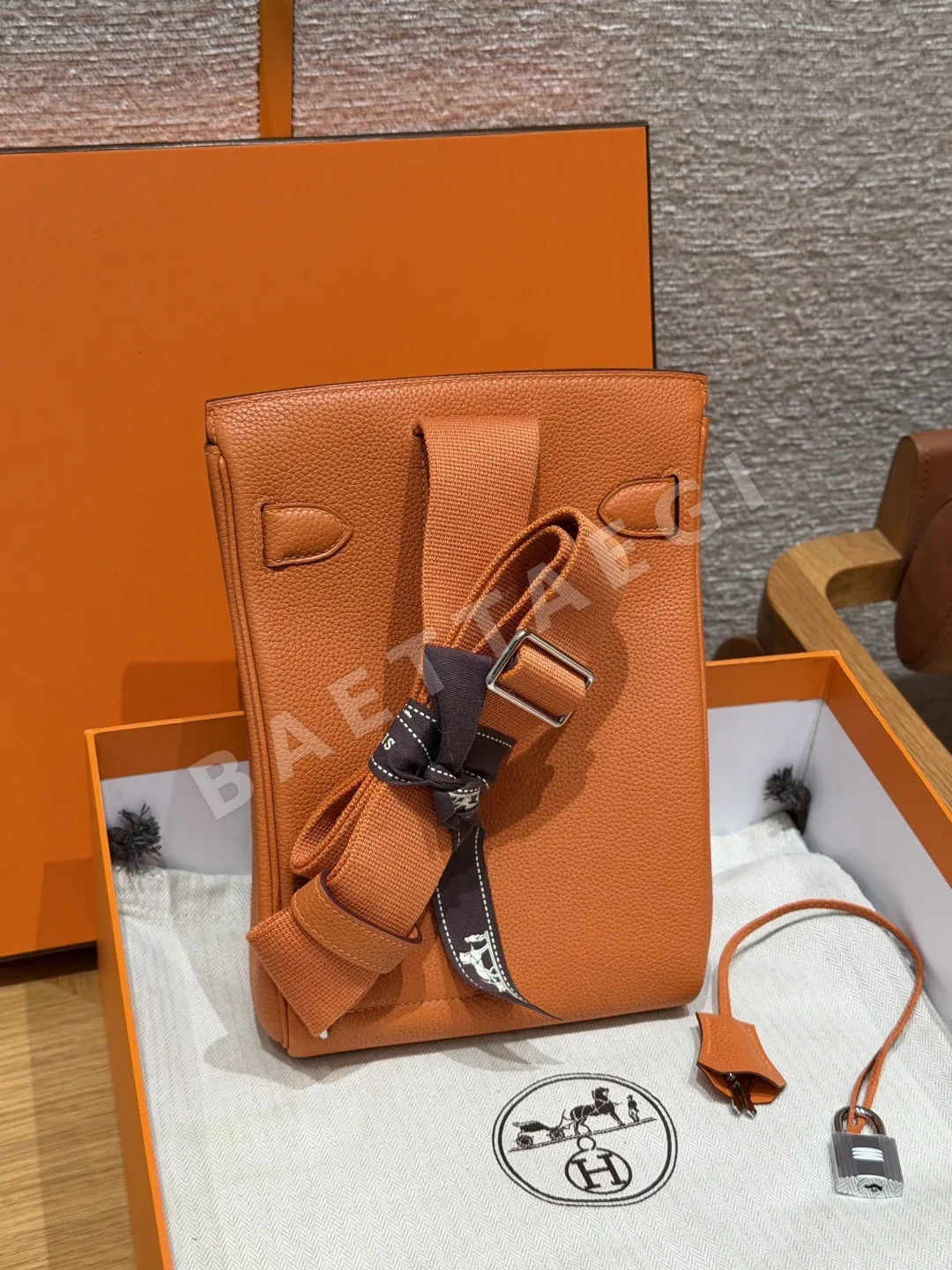 에르메스 토고 오렌지 가죽 백팩 상세 이미지 2